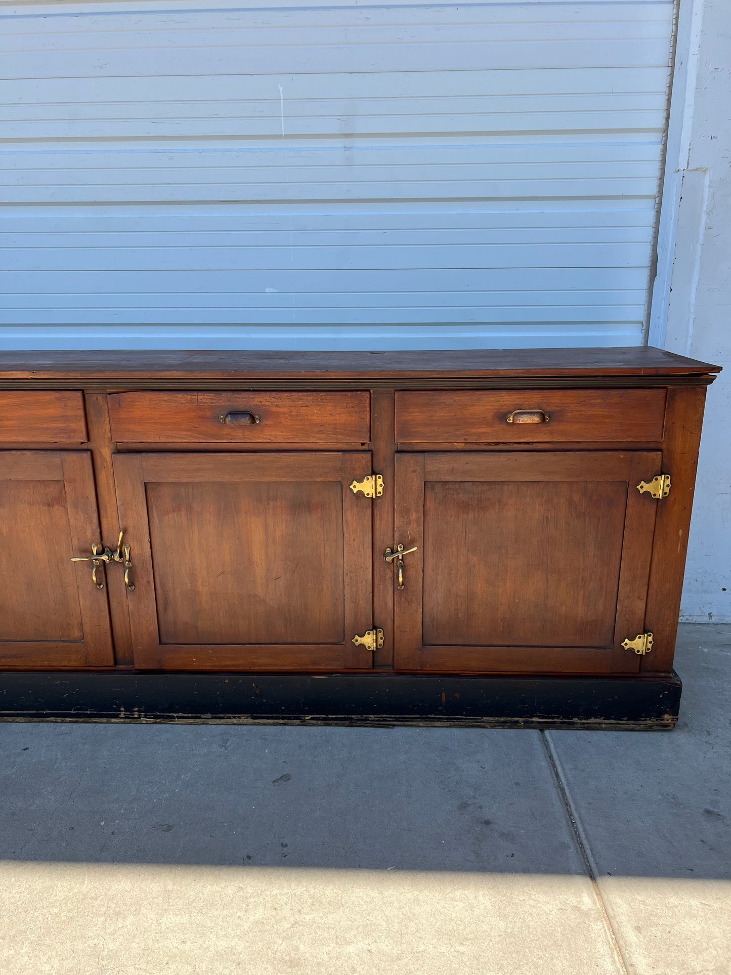 General Store Humidor Counter/Cabinet