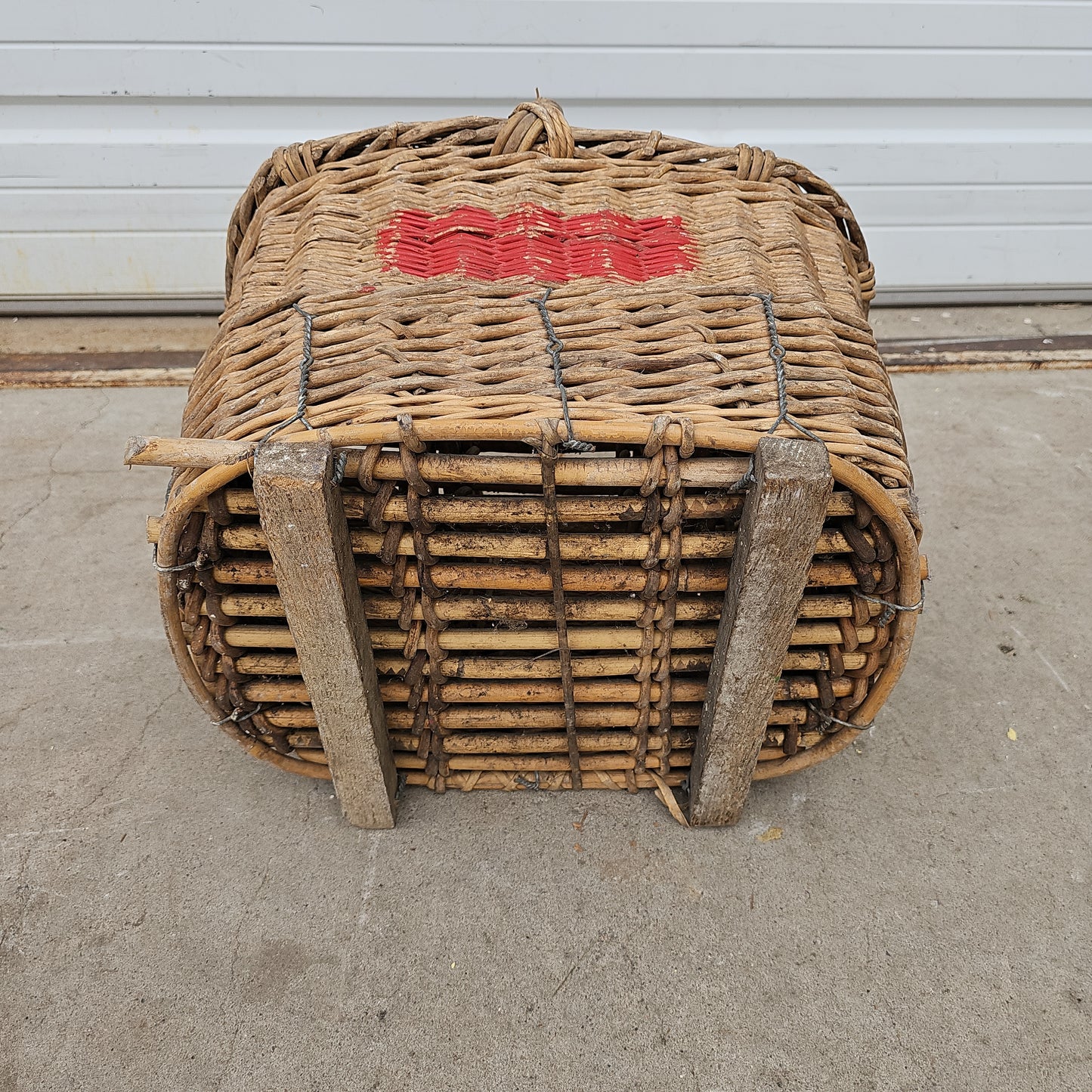 French Wicker Champagne Basket with Handle