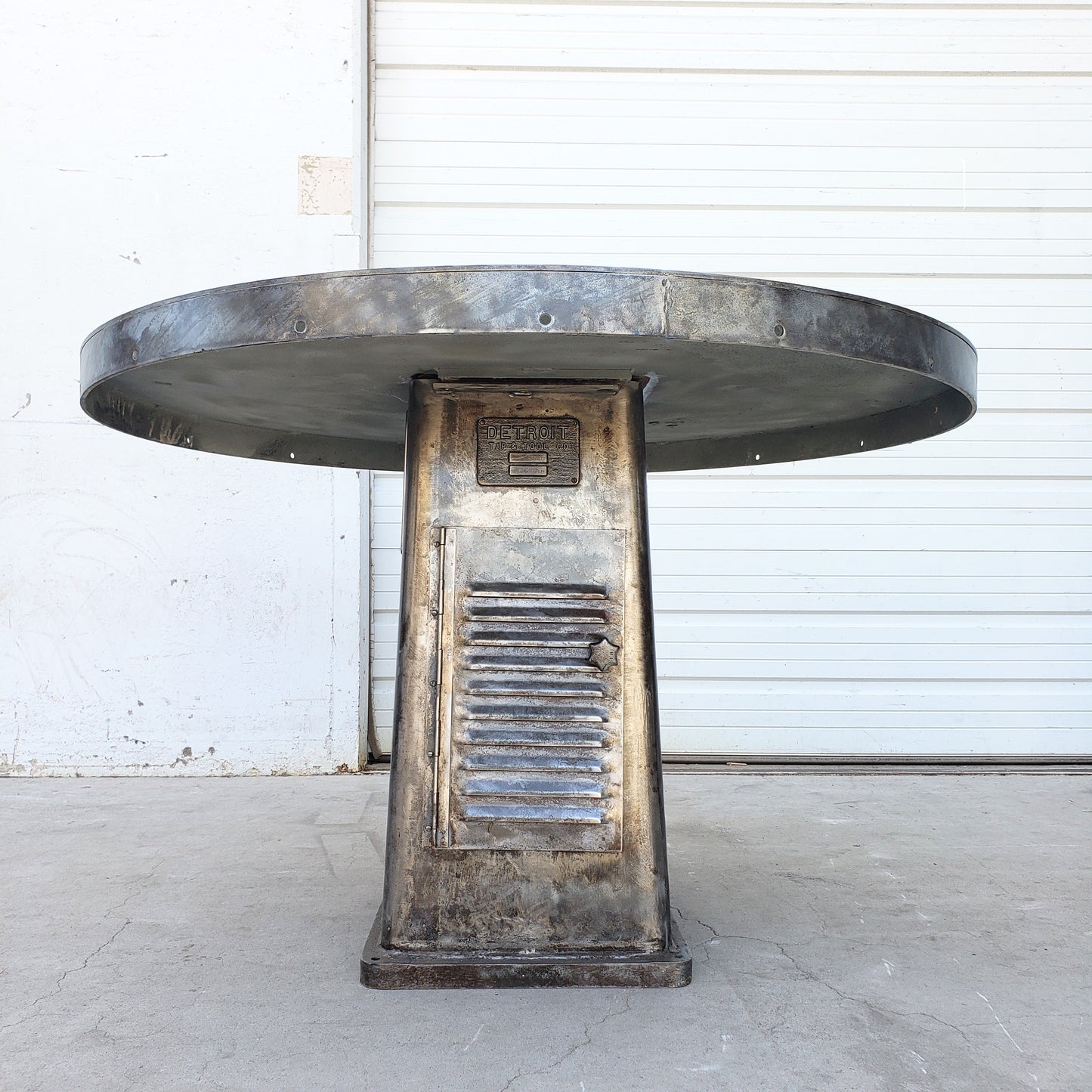 Industrial Machinery Pedestal Base Steel Top Table