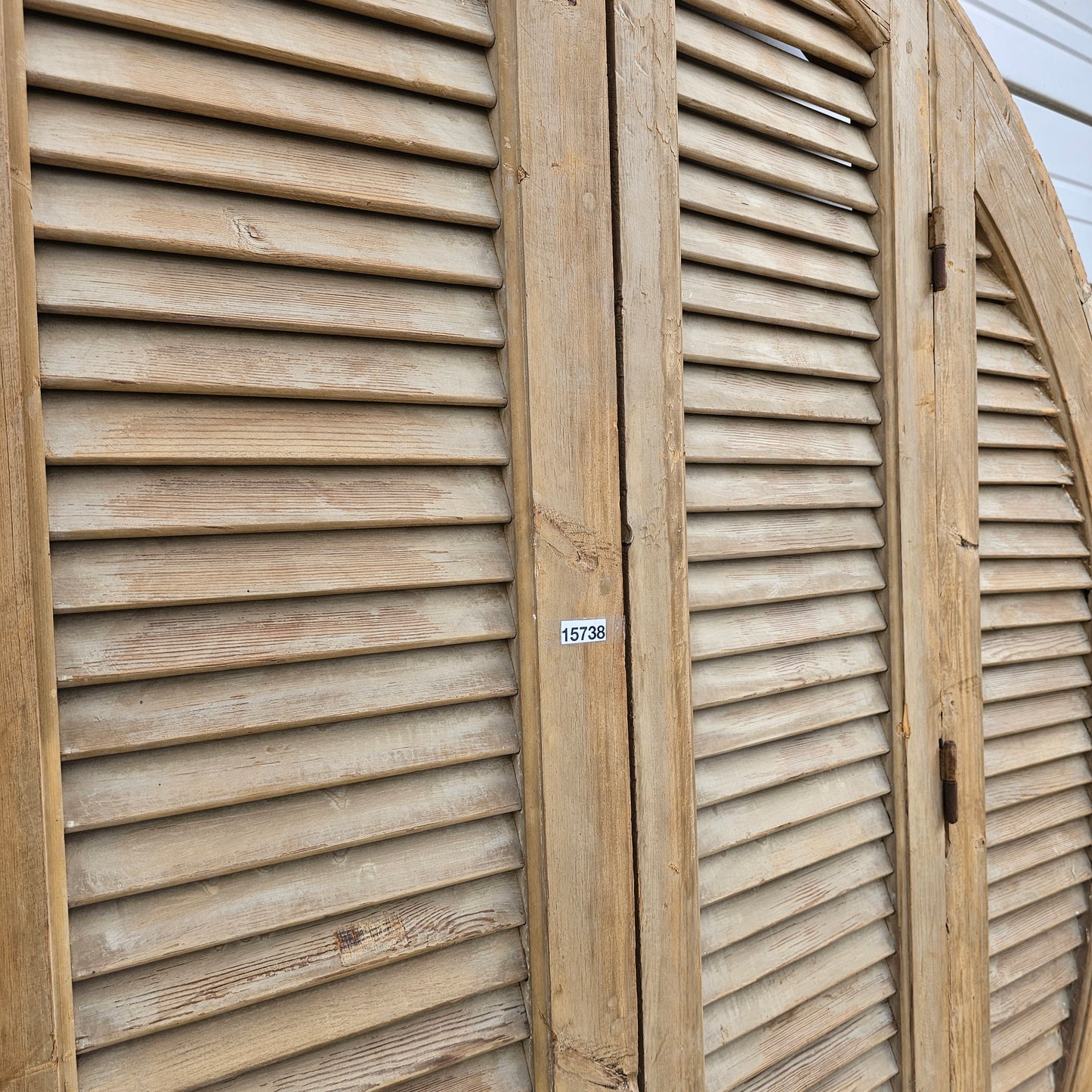 Set of 4 Round Wood Shutters