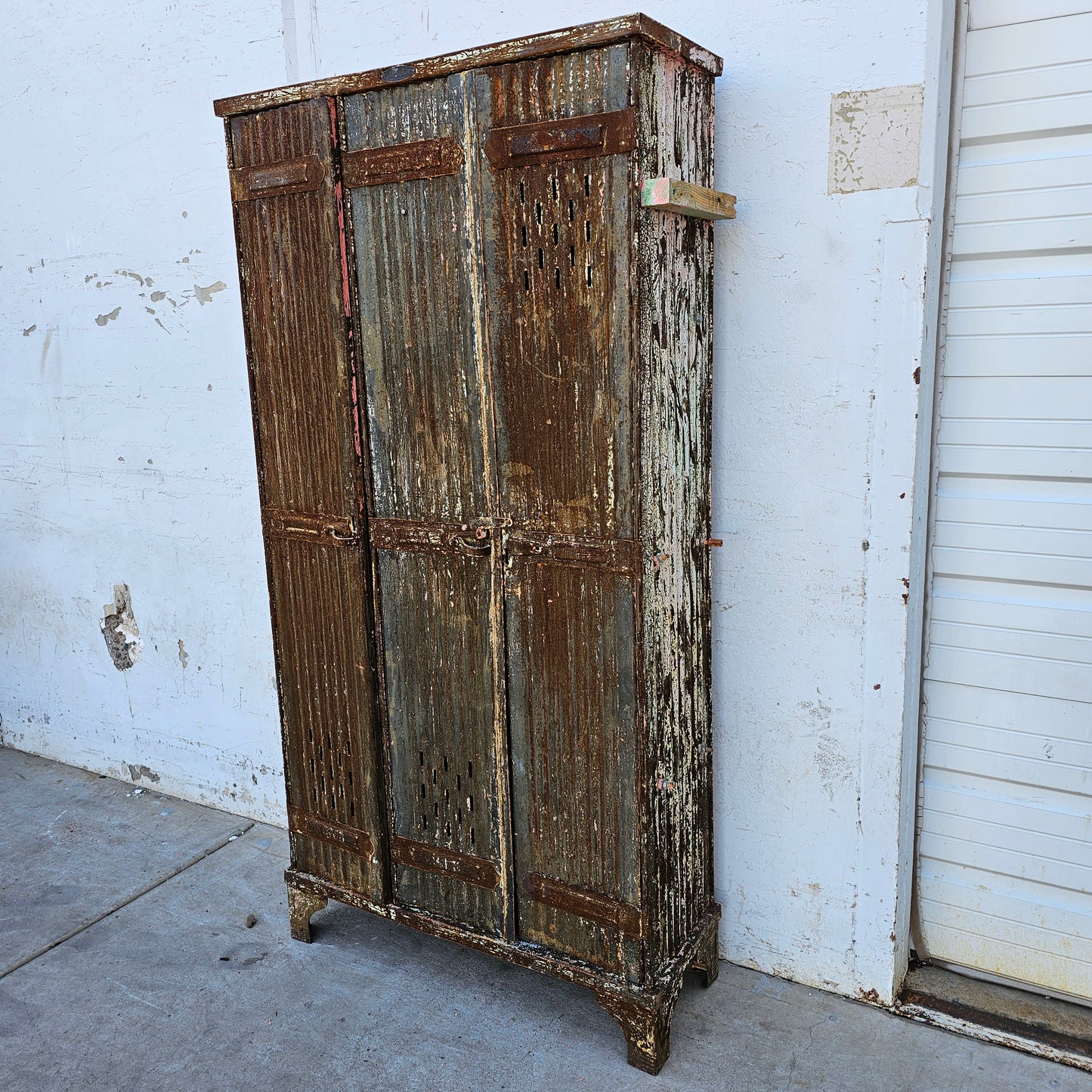 Vintage Strafor Lockers