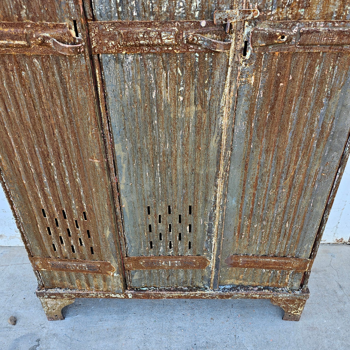 Vintage Strafor Lockers