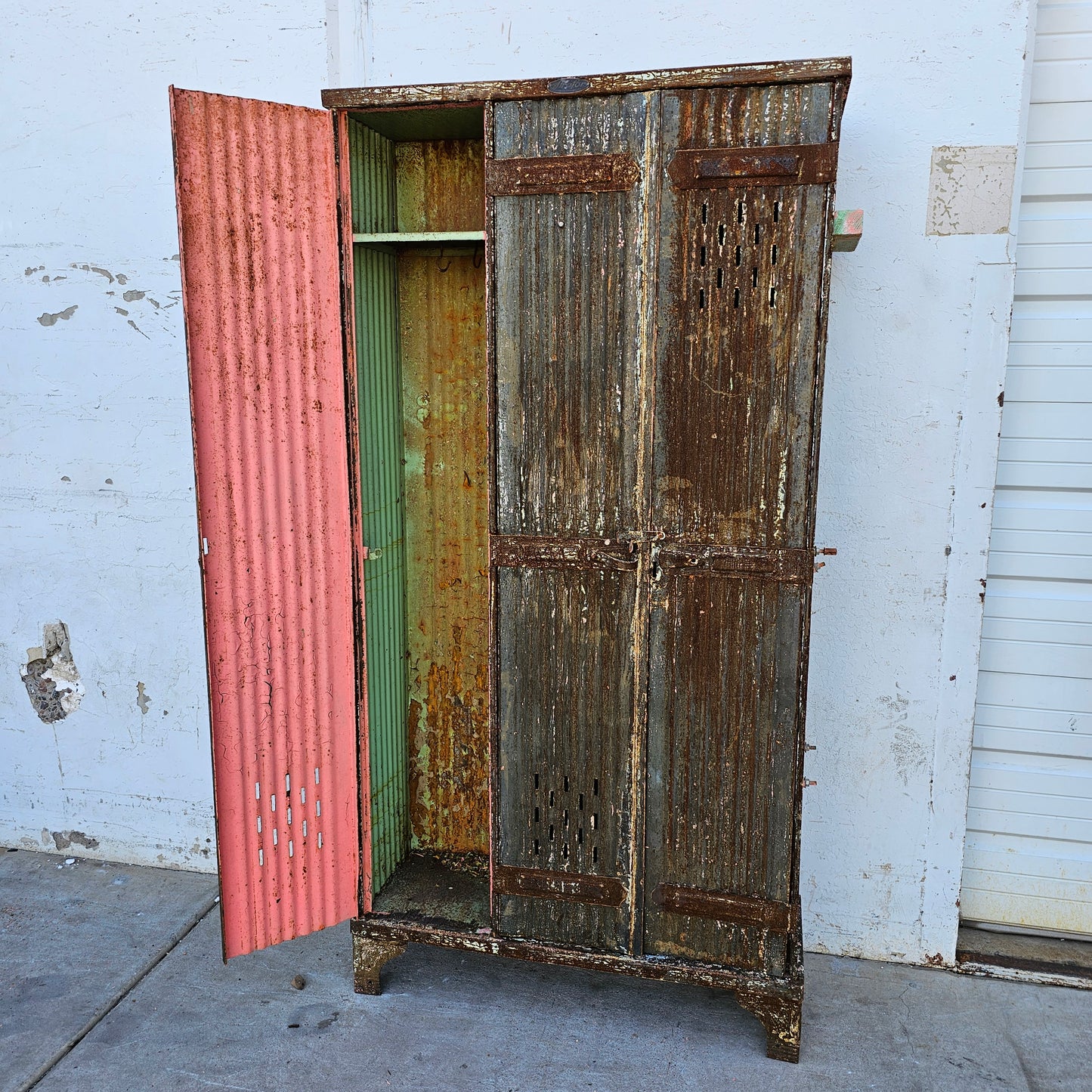 Vintage Strafor Lockers