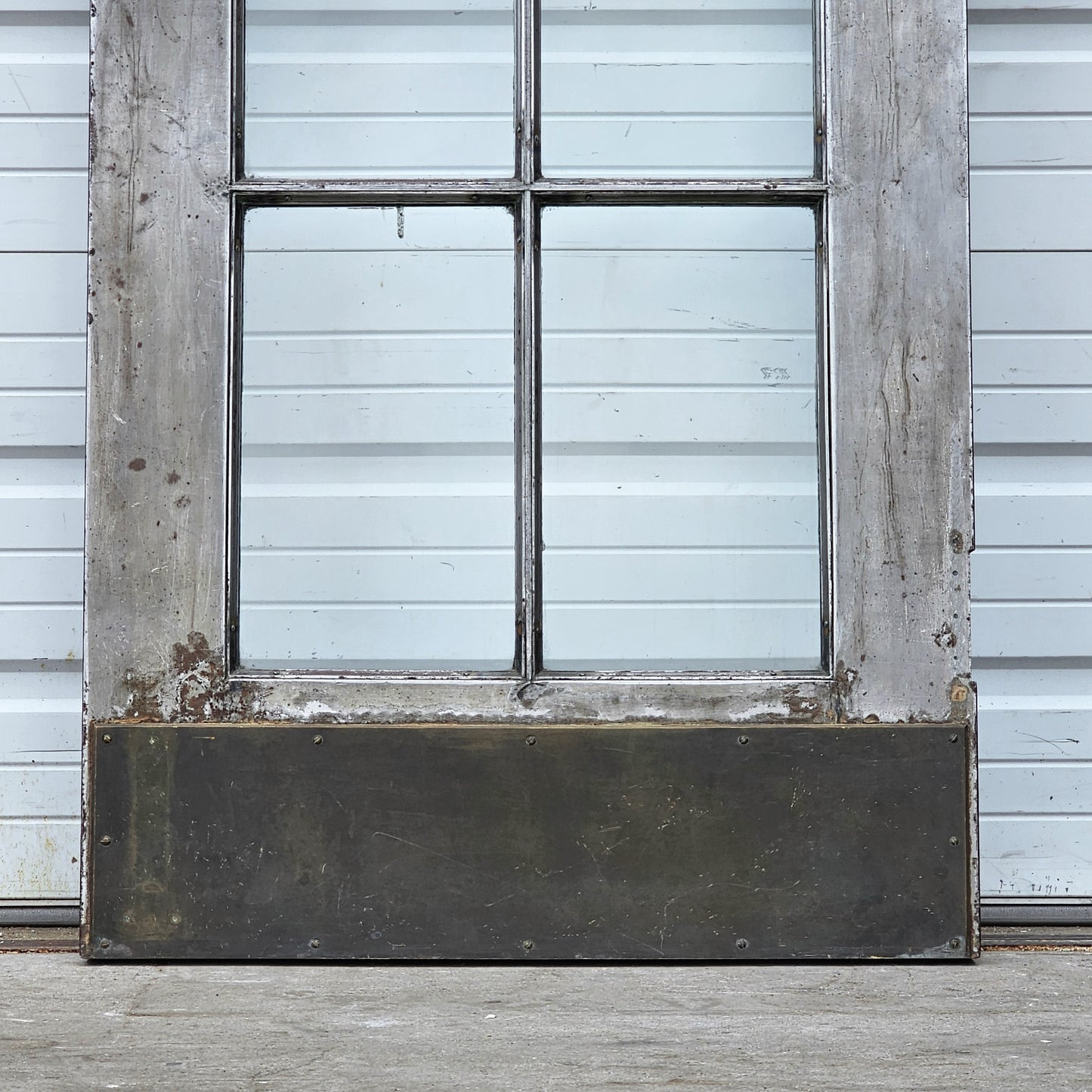 8 Lite Metal Single Door