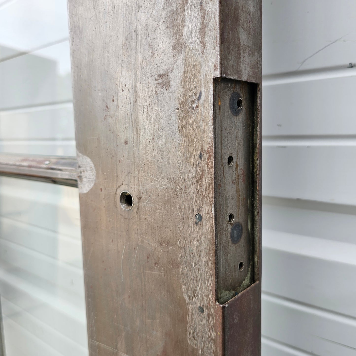 8 Lite Metal Single Door