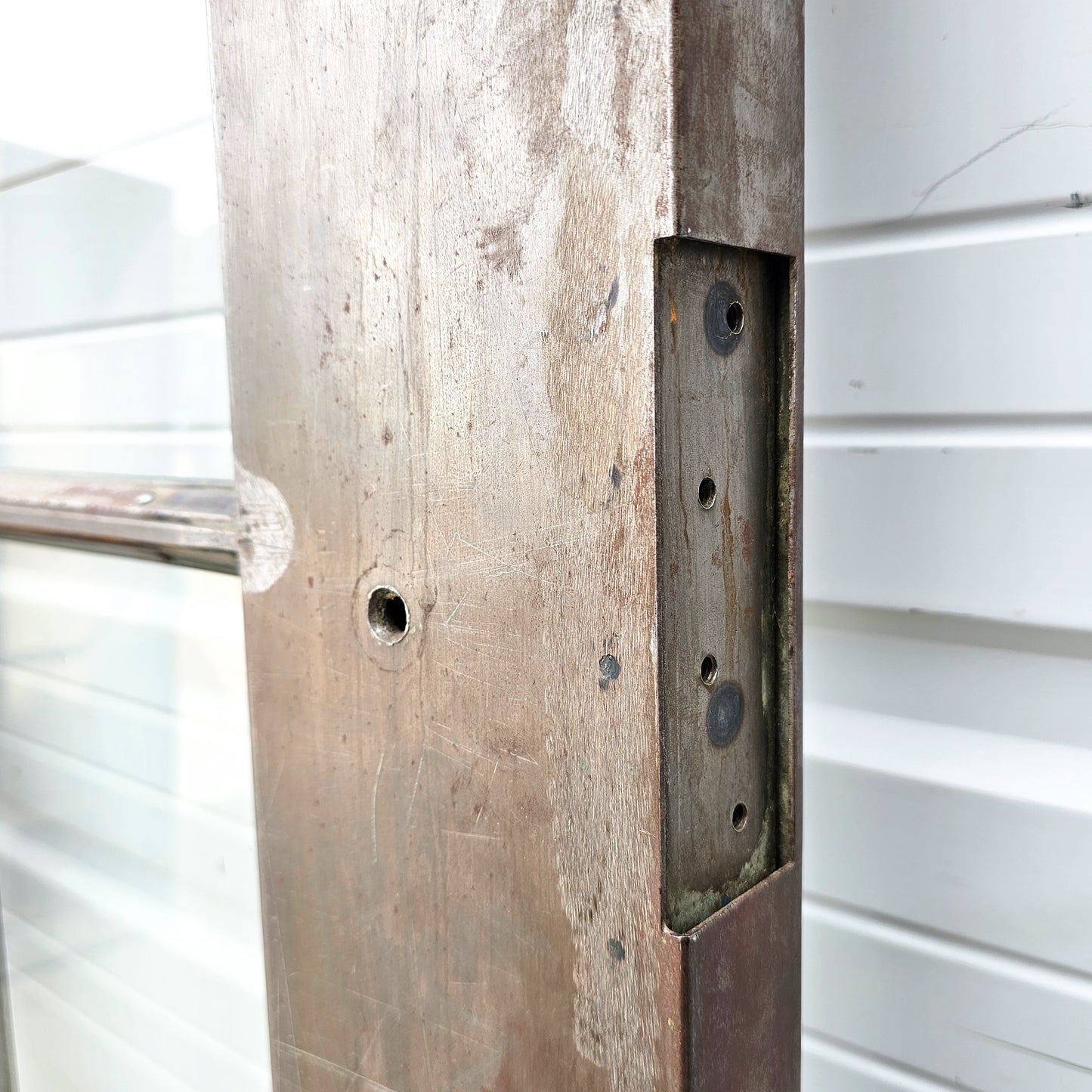 8 Lite Metal Single Door