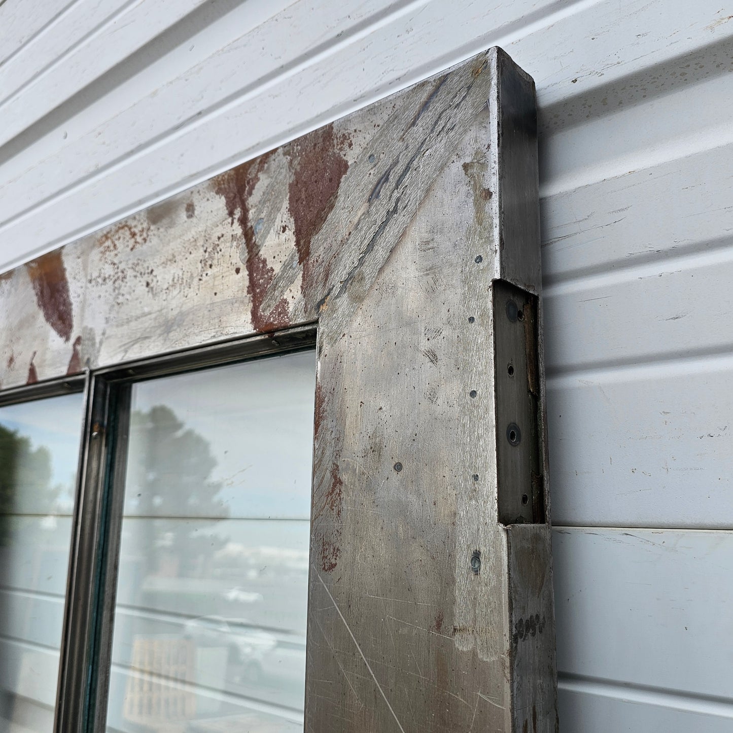 8 Lite Metal Single Door