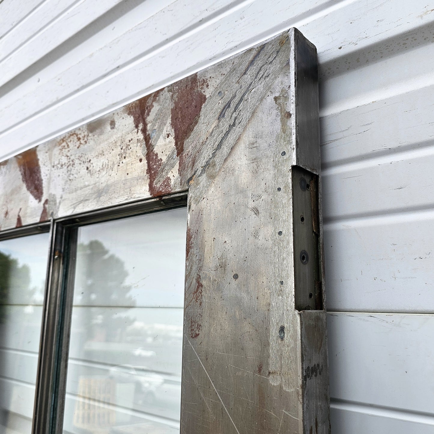 8 Lite Metal Single Door