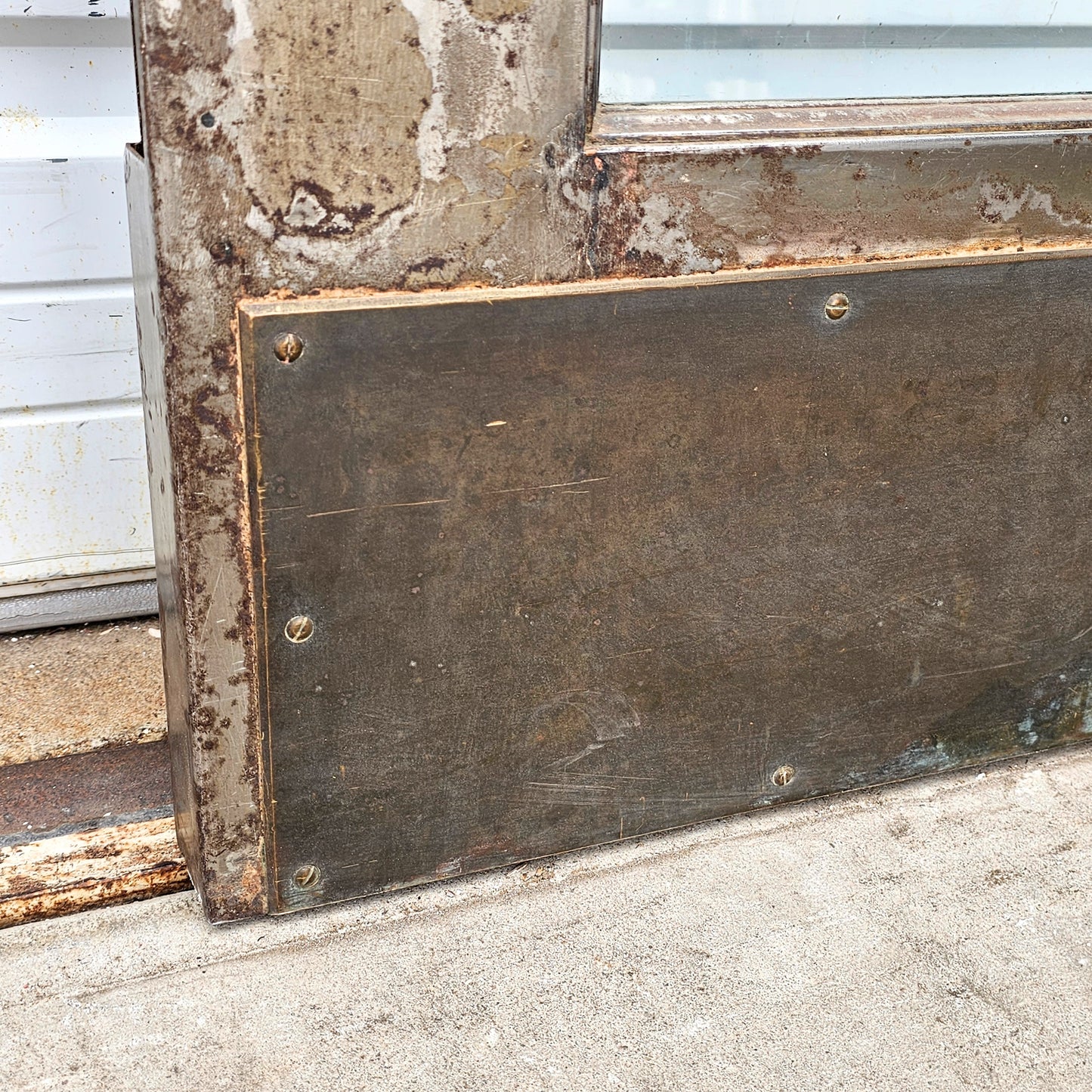 8 Lite Metal Single Door