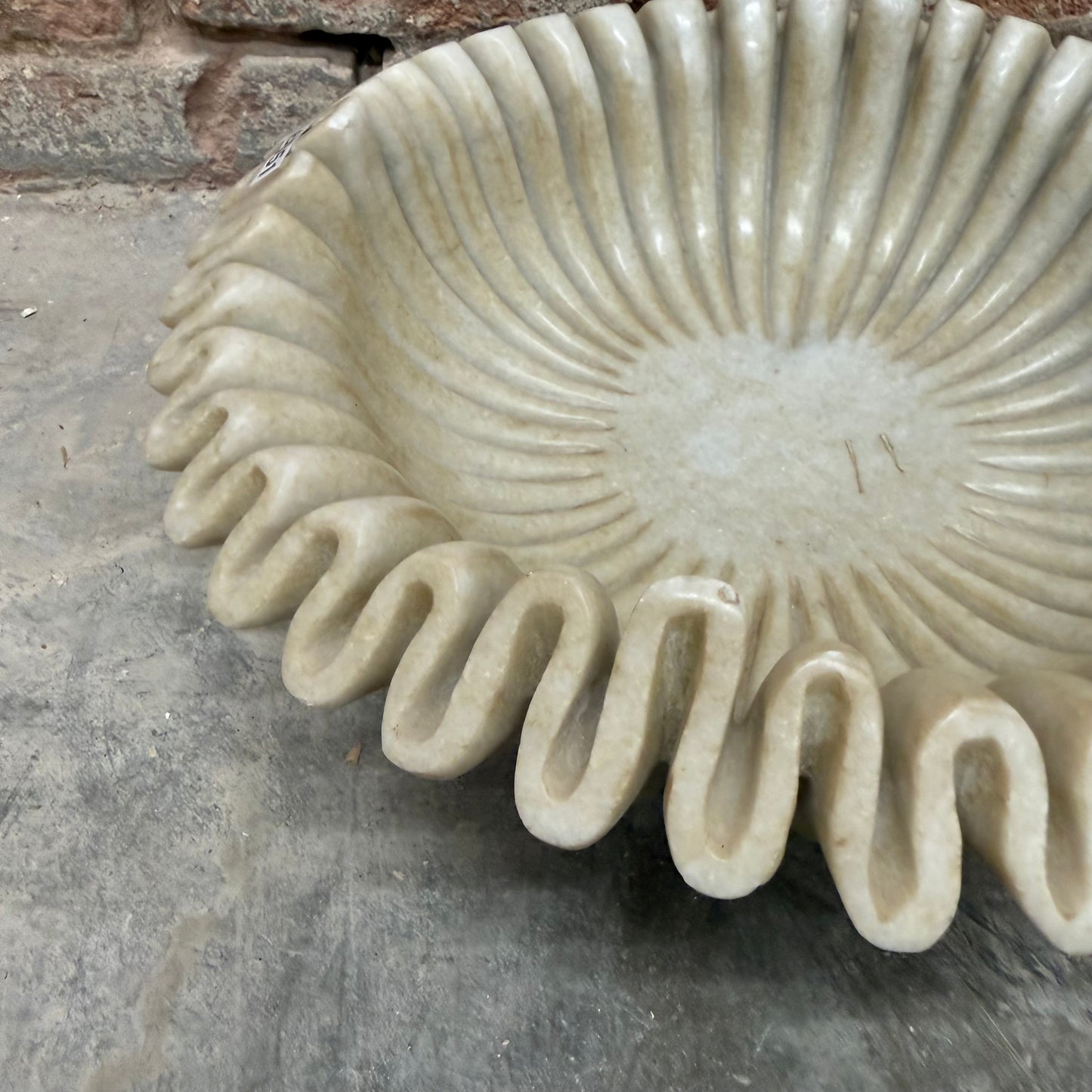 Medium White Marble Ruffle Bowl