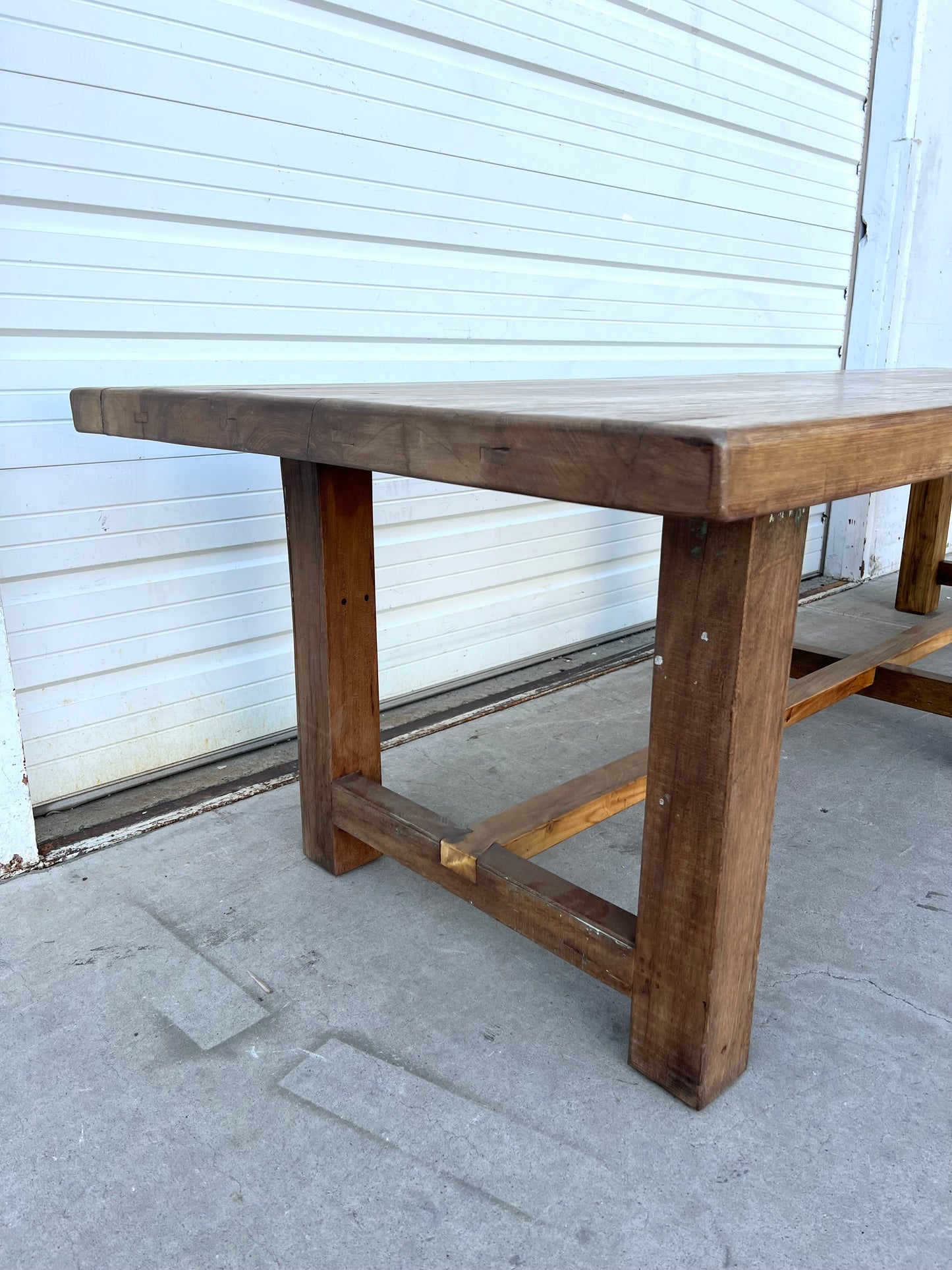 Wood Dining Table with 6 Legs