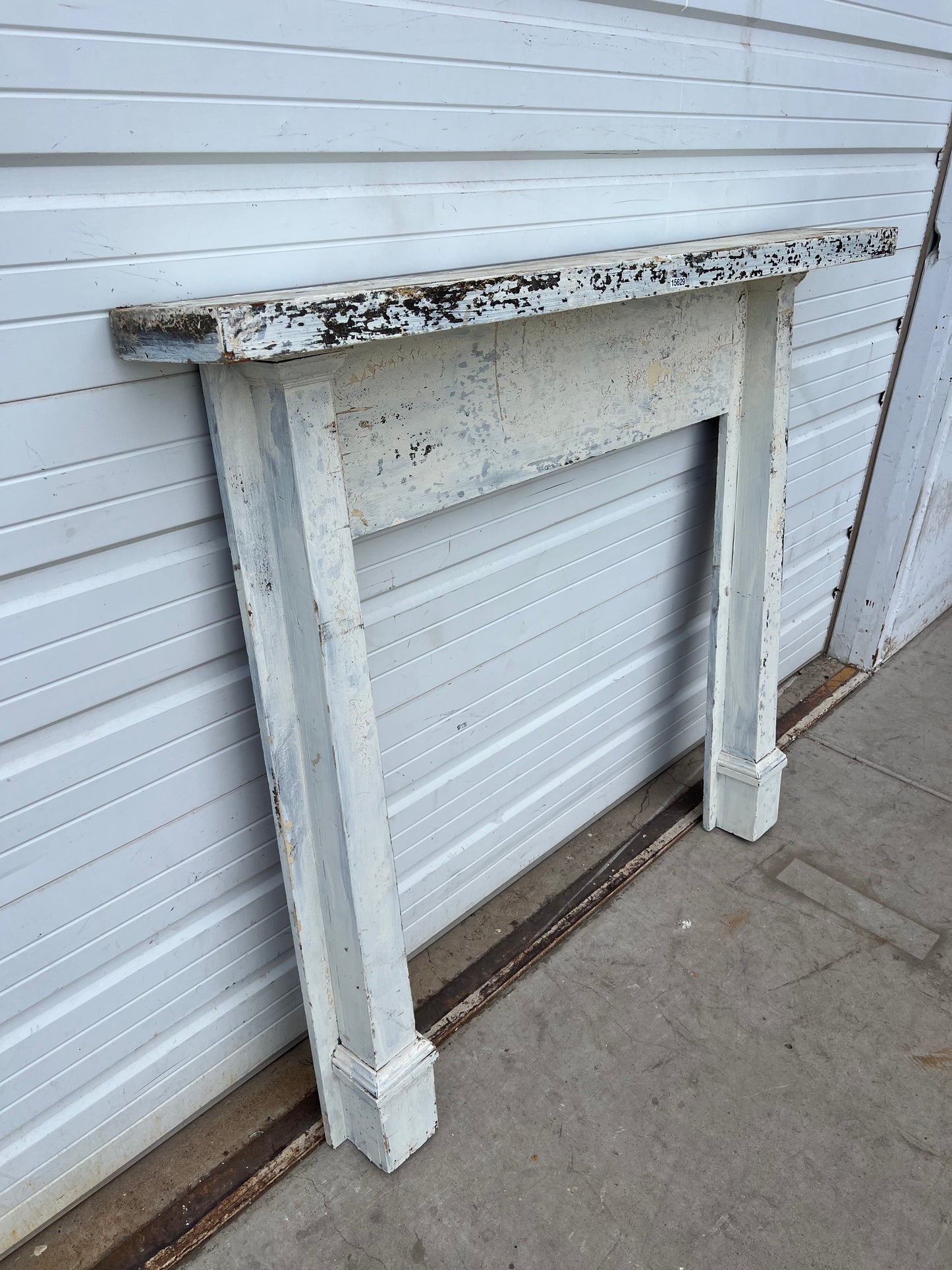 Chippy Farmhouse Mantel