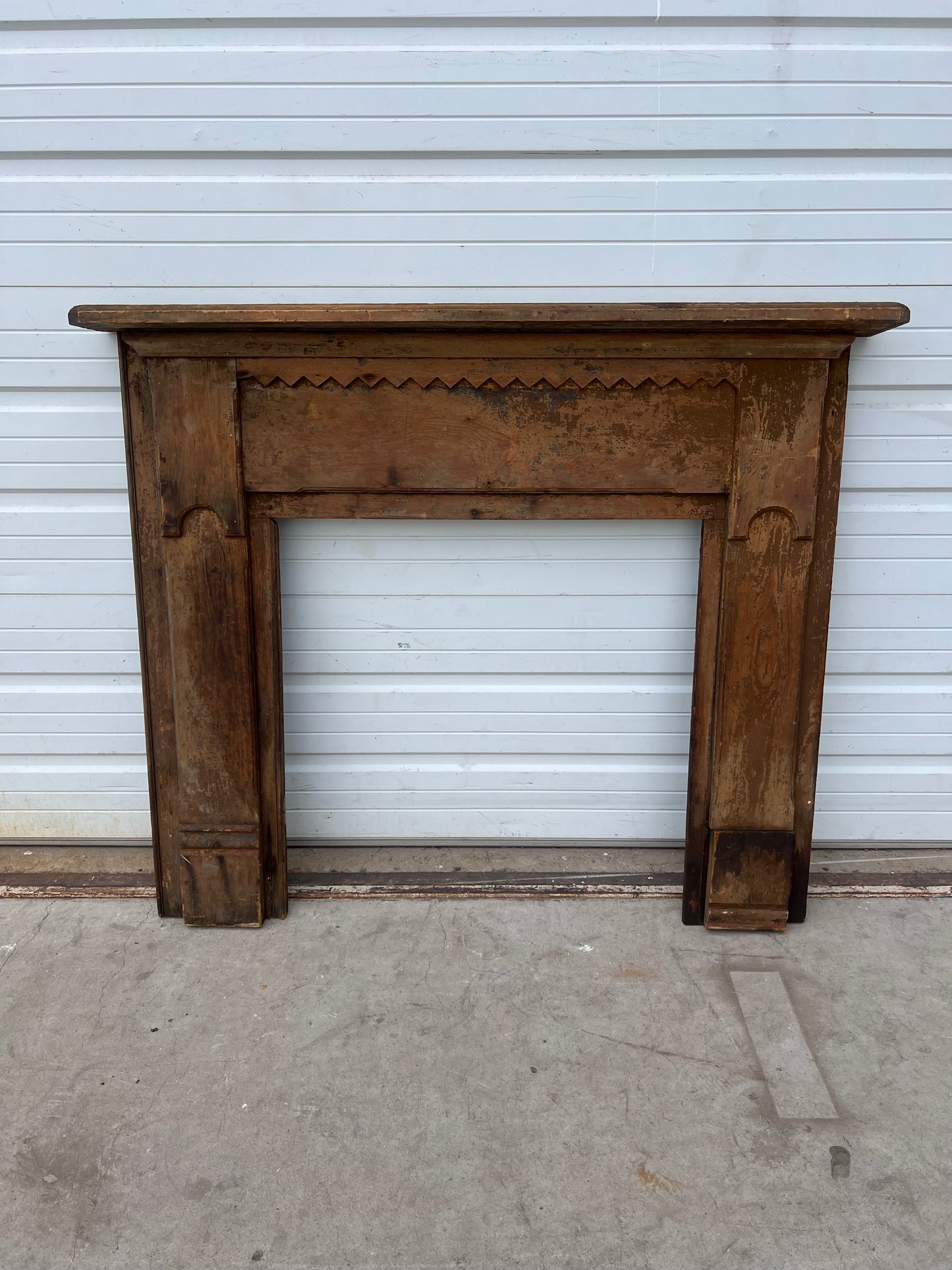 Chippy Farmhouse Mantel