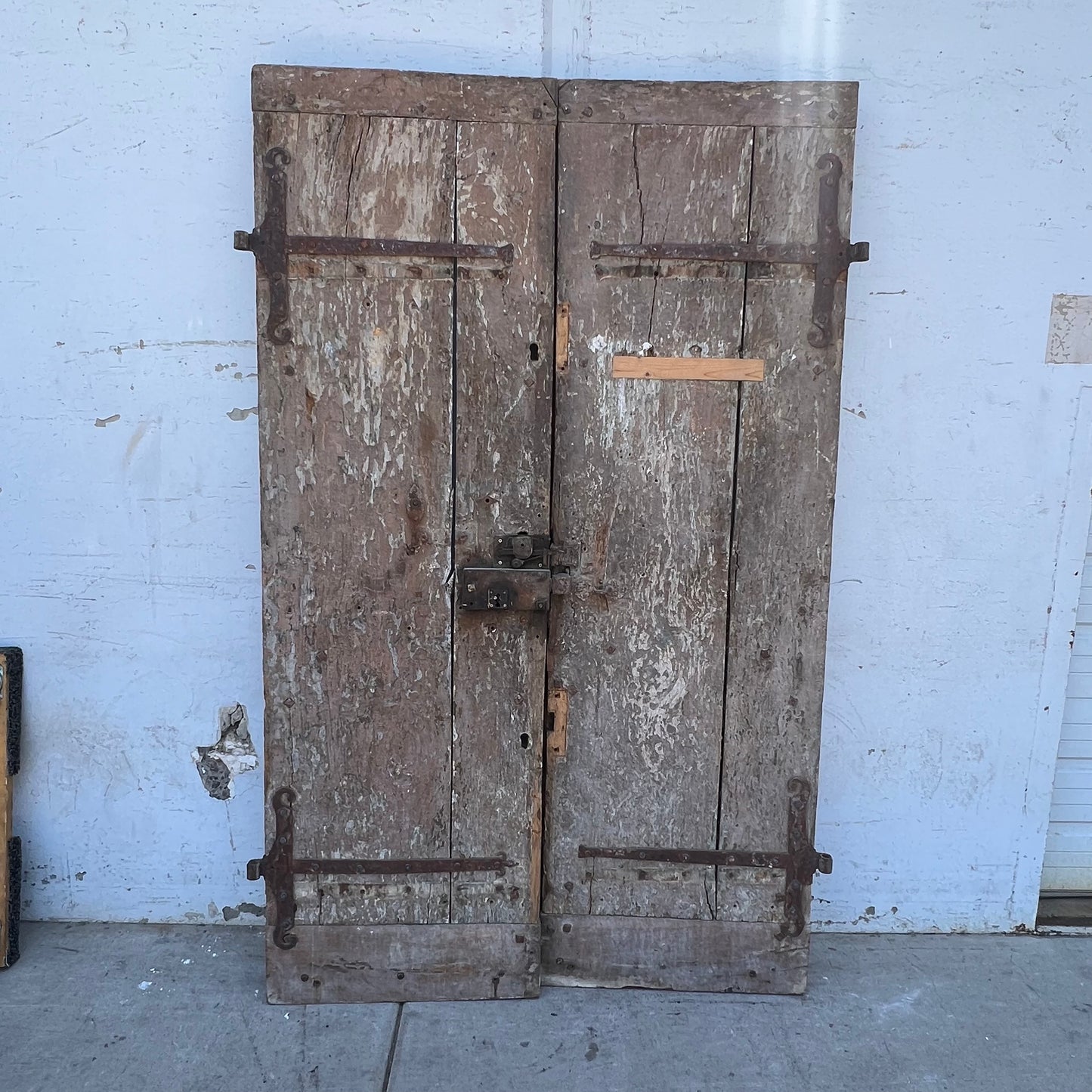 Antique Pair of Carved Wooden Doors from Lisle Sur la Sorgue