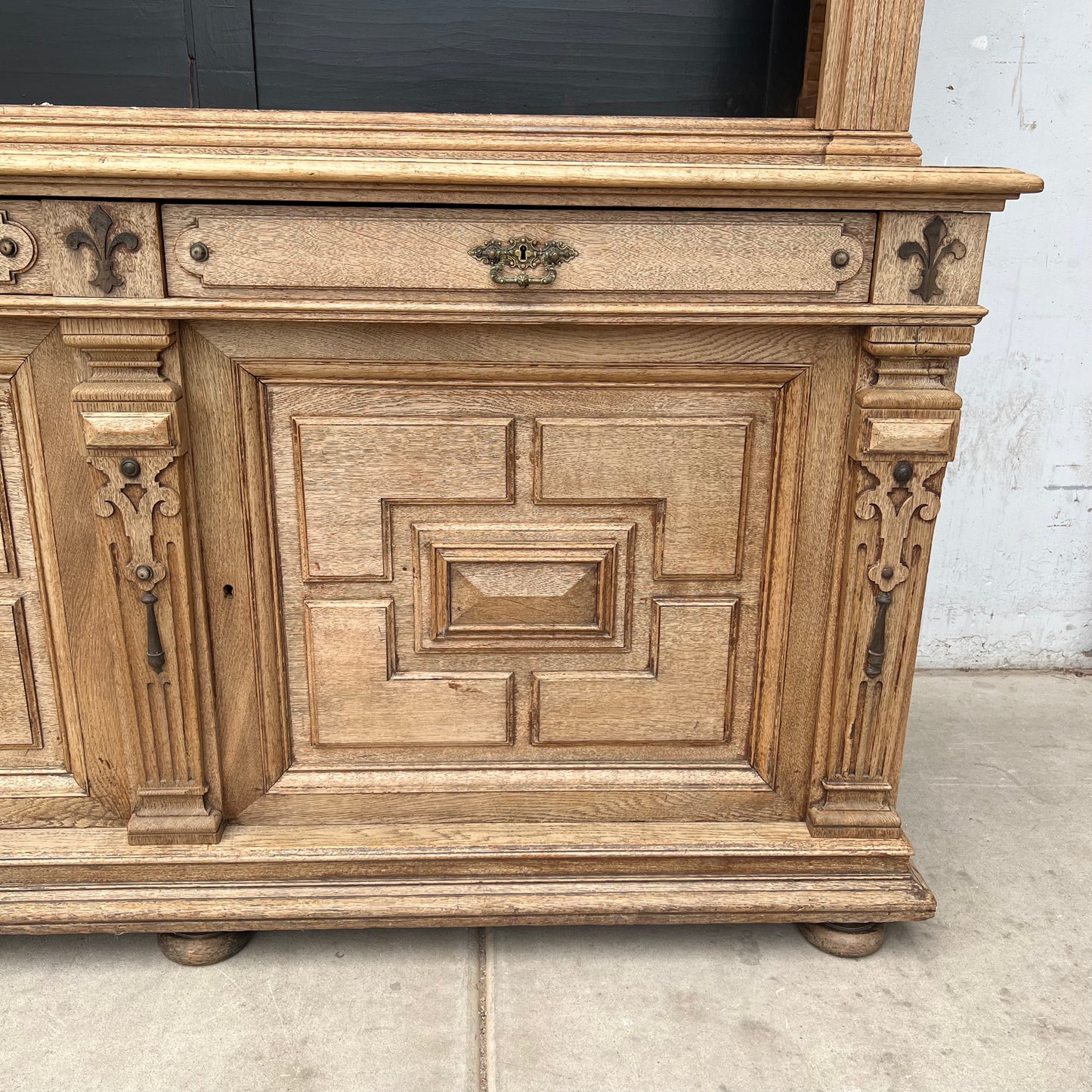 Washed Display Cabinet w/8 Shelves