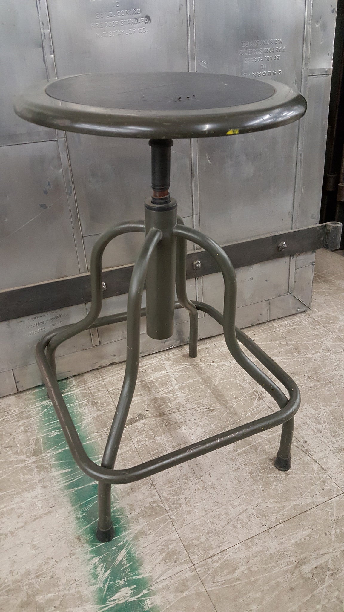 Round 4 Legged Metal Stool