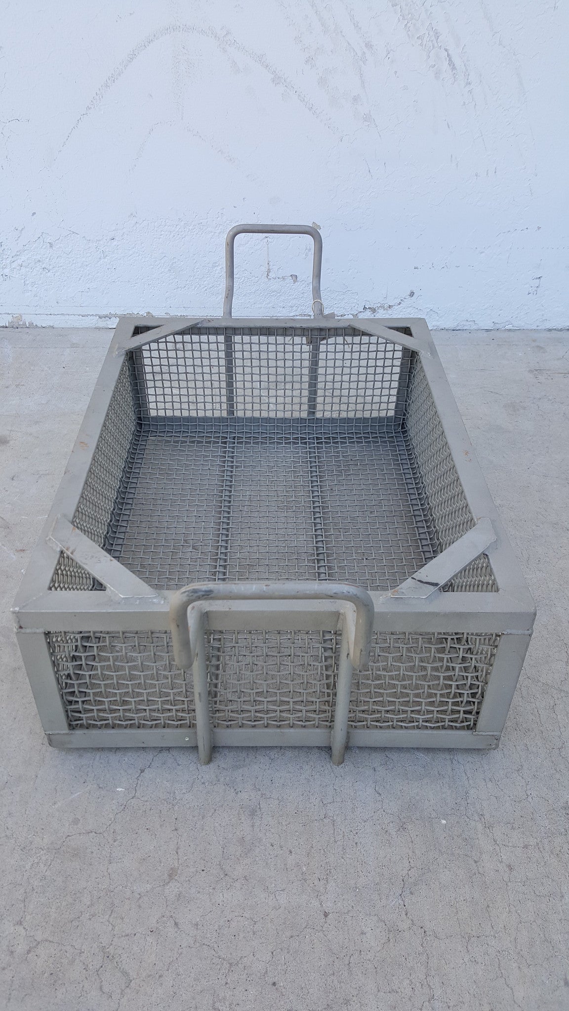 Airplane cargo basket, square, metal, with non-movable handles