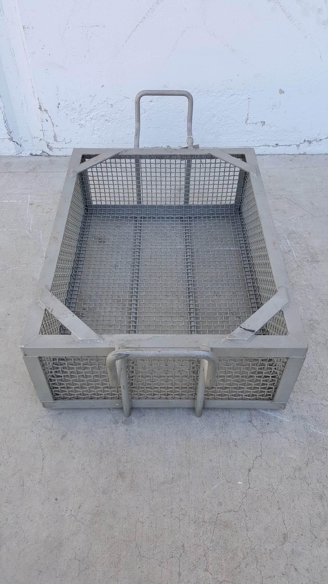 Airplane cargo basket, square, metal, with non-movable handles