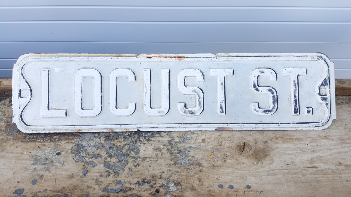 Locust Street Sign