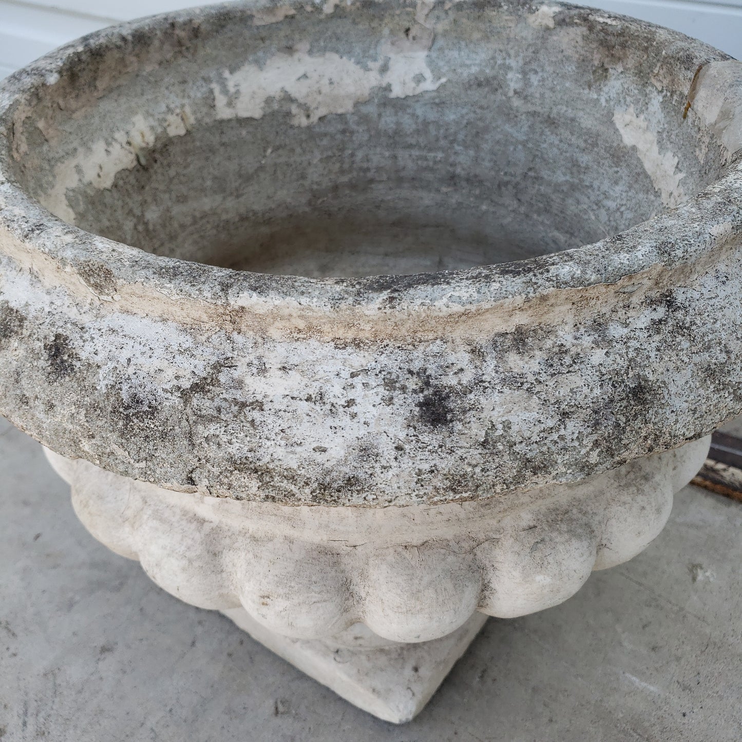 Round Stone Pedestal Planter