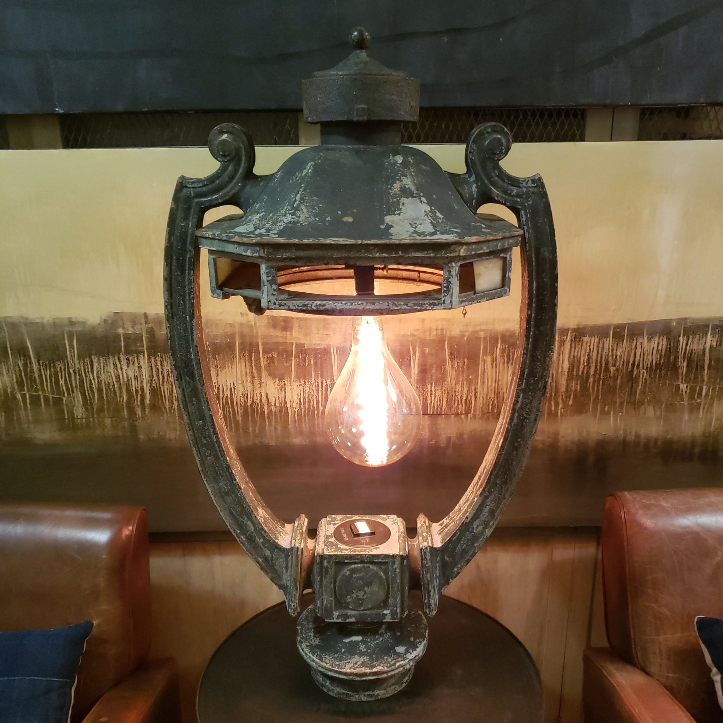 Architectural Milwaukee "Harp" Streetlight Lamp