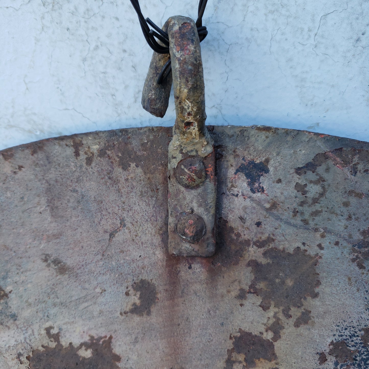 Metal Derby Hat Sign