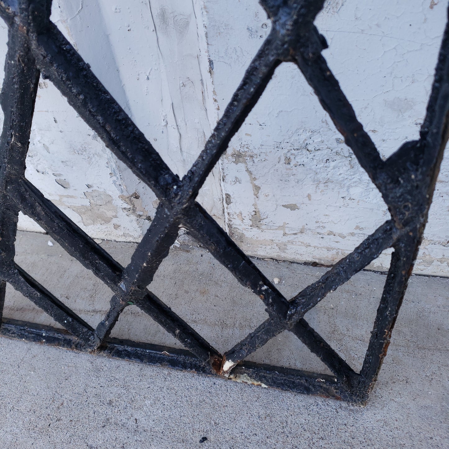 Gothic Iron Window Frame (no glass)