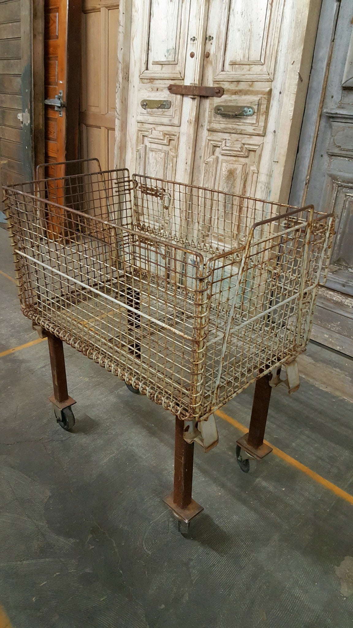 Industrial Steel Facory Basket on Wheels