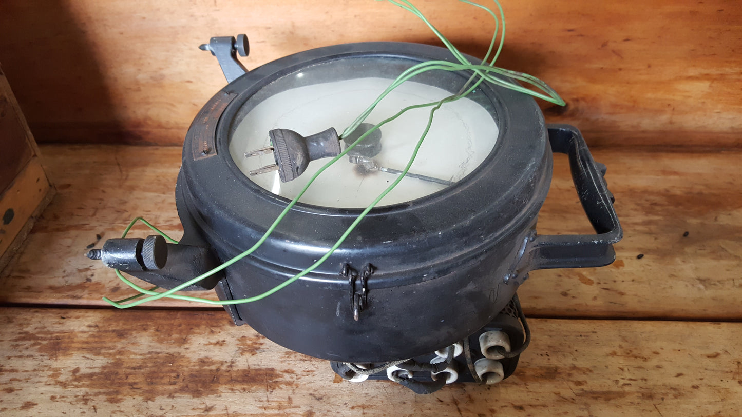 Voltmeter for Lamp