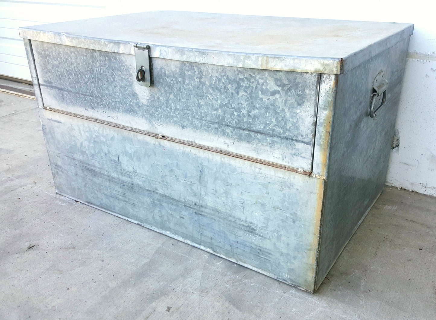 Galvanized Trunk with Folding Lid