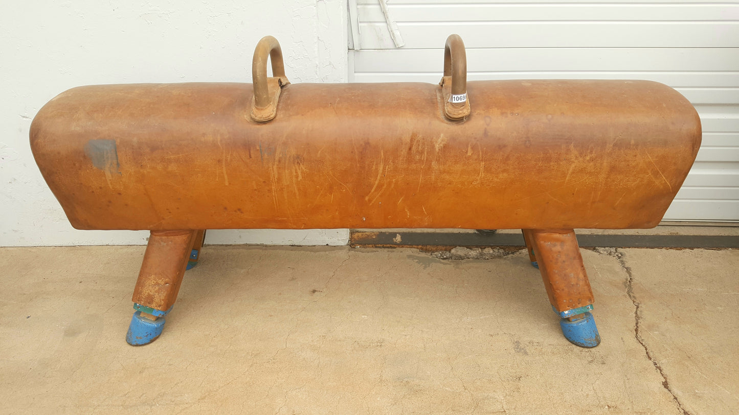 French Leather Pommel (Bench)