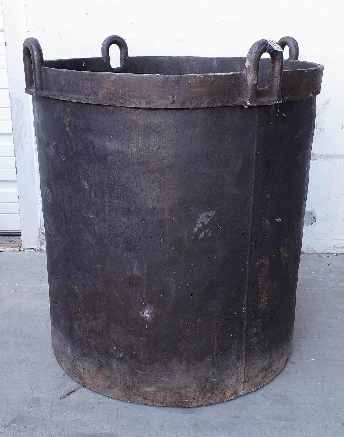 Iron Ore Bucket Table Base
