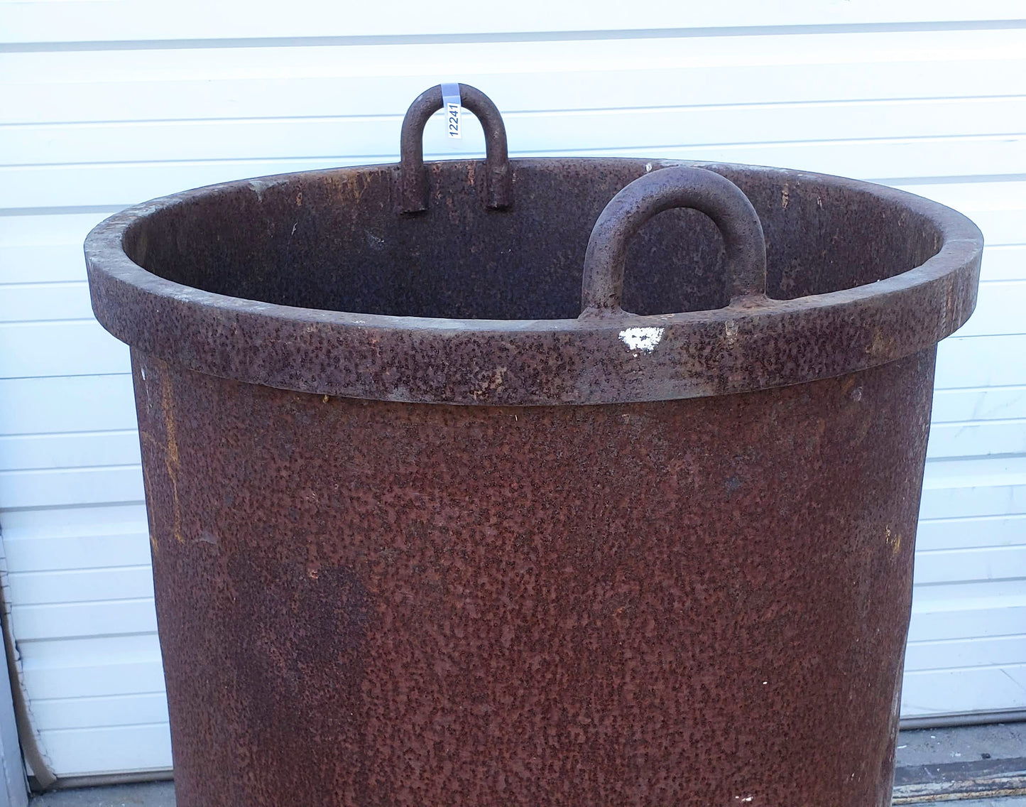 Iron Ore Bucket Table Base