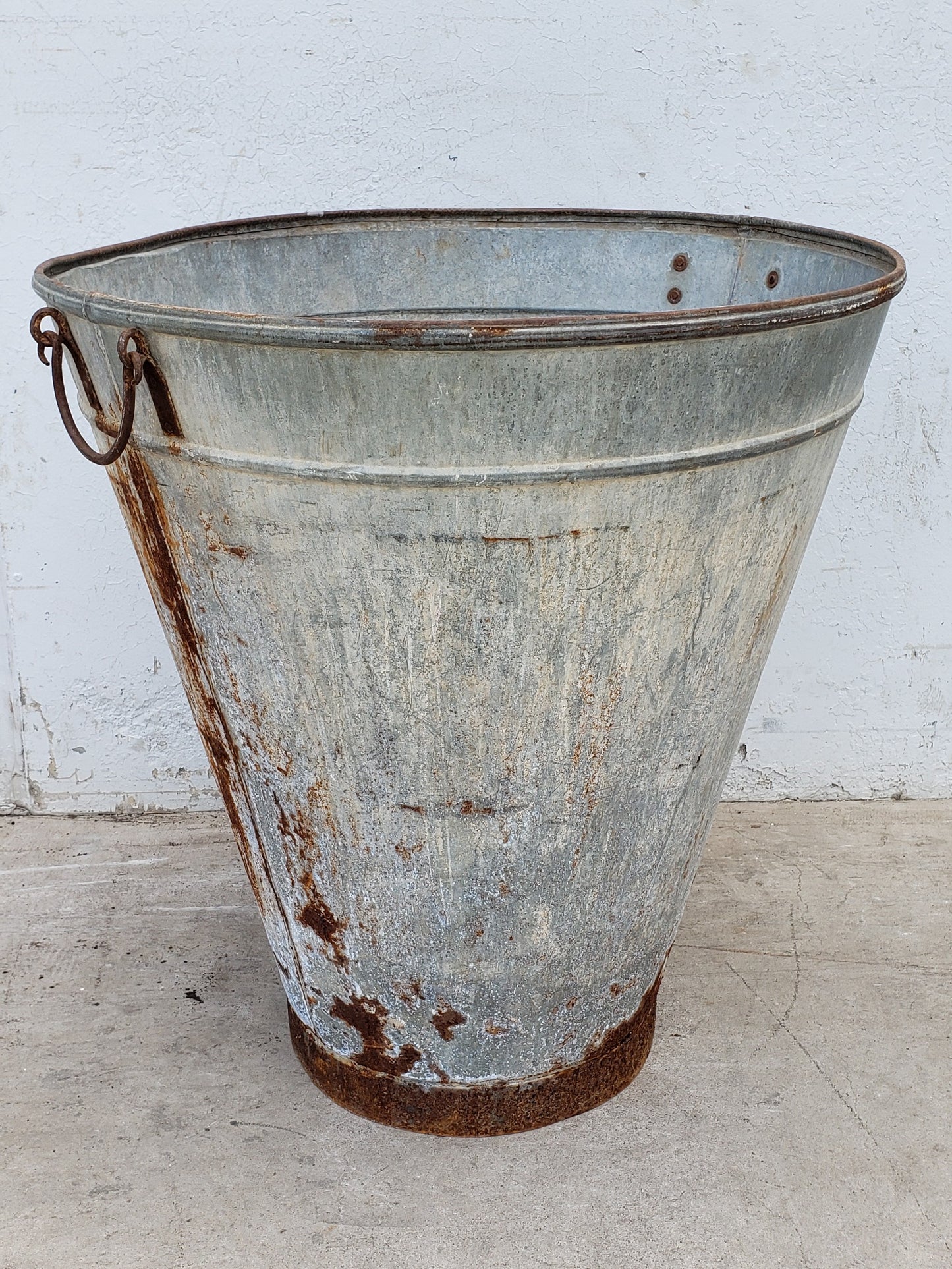 Galvanized Metal Wine Harvesting Bucket