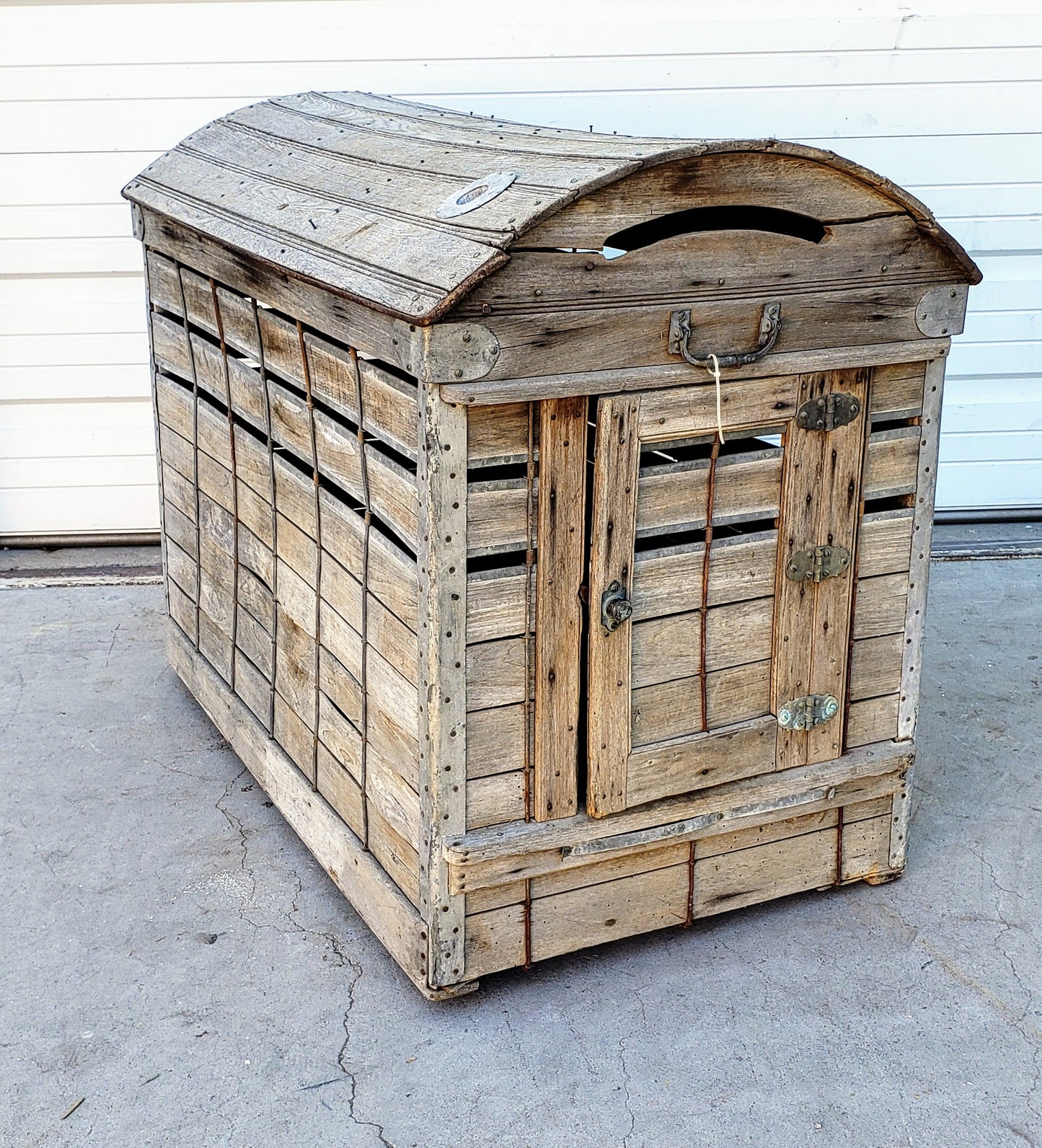 Wooden Dog House / Crate