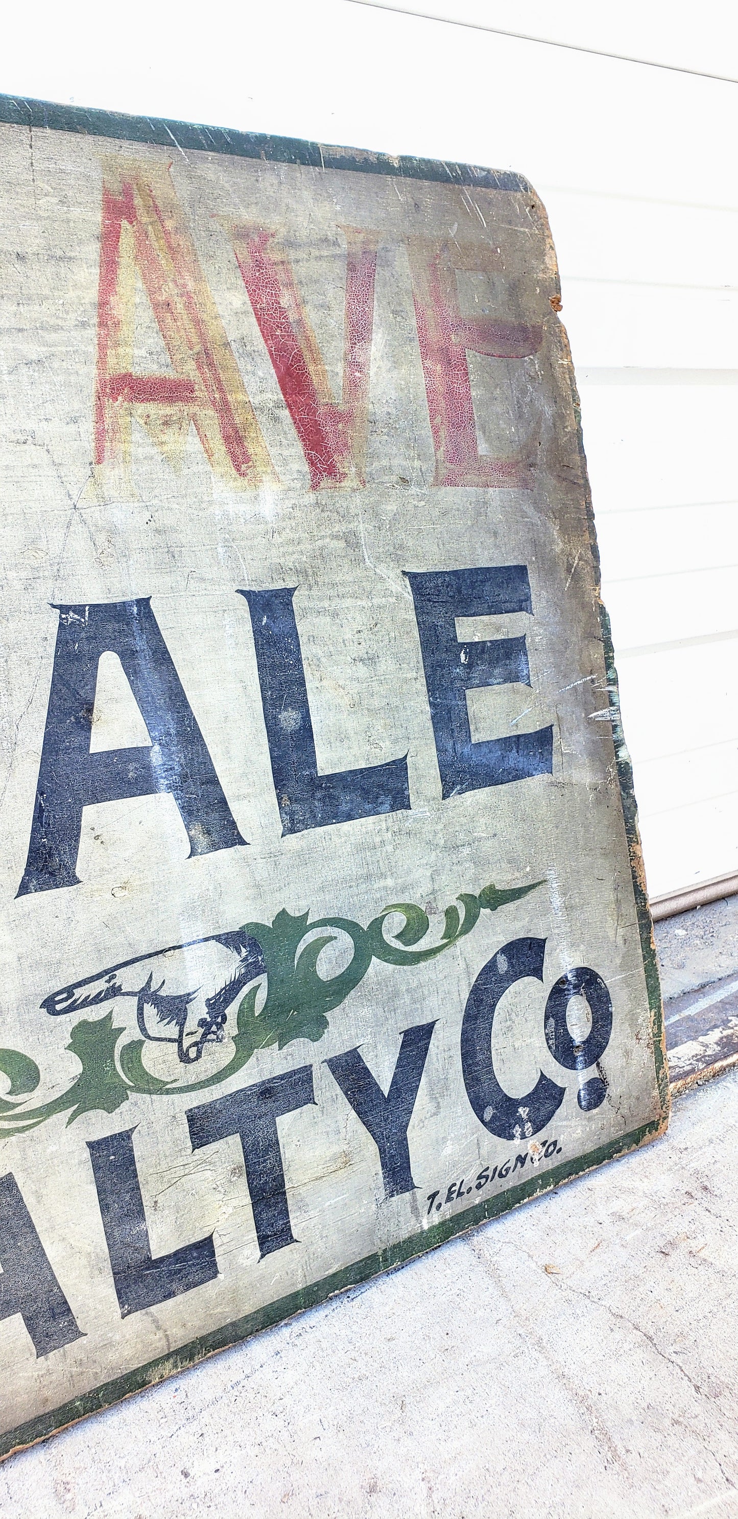 Ausdale Ave Realty Sign