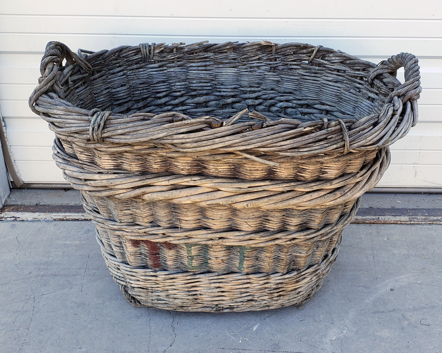 Large French Champagne Basket from Saint-Coulomb, France