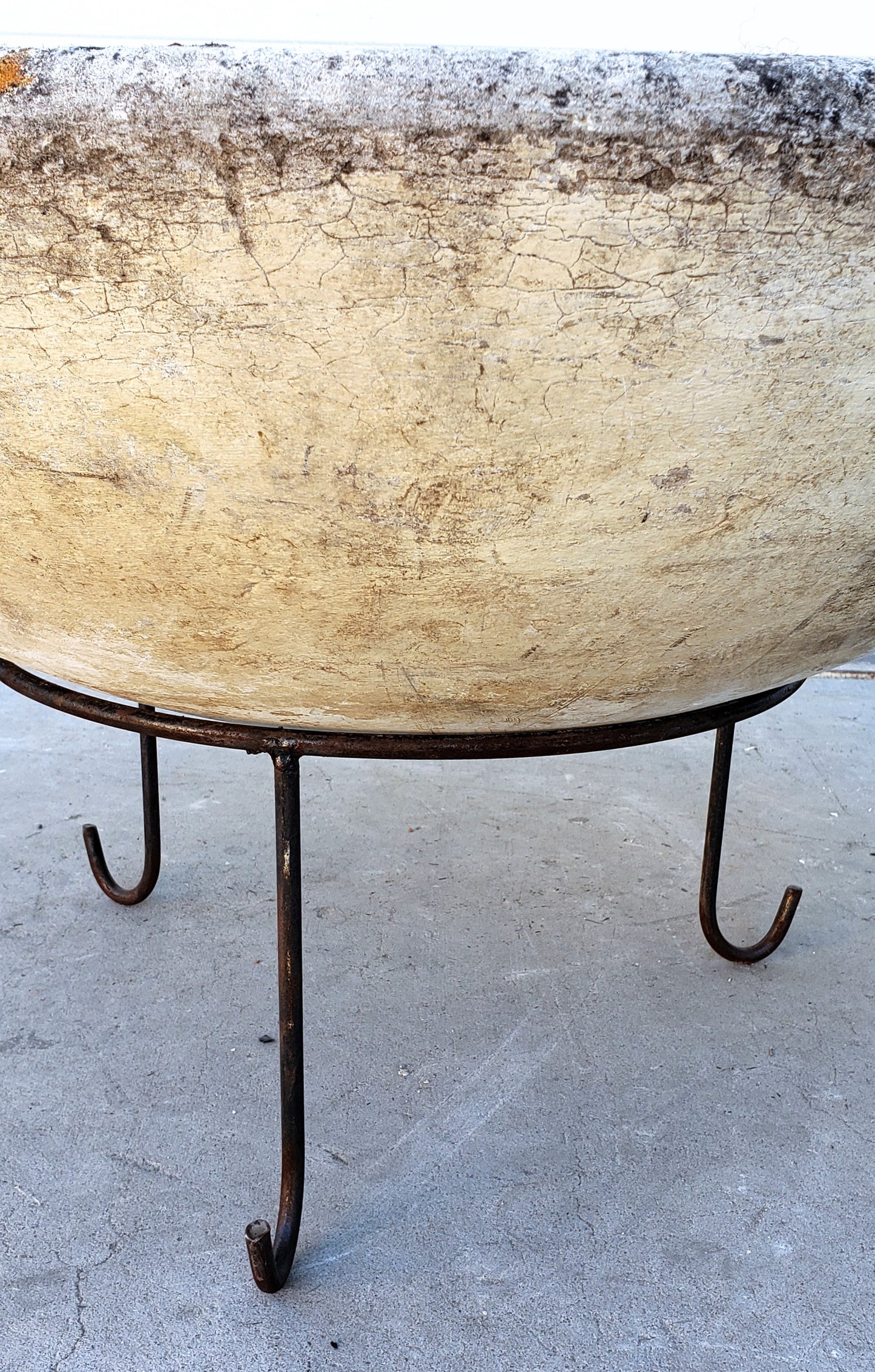 Round Willy Guhl Planter on Stand