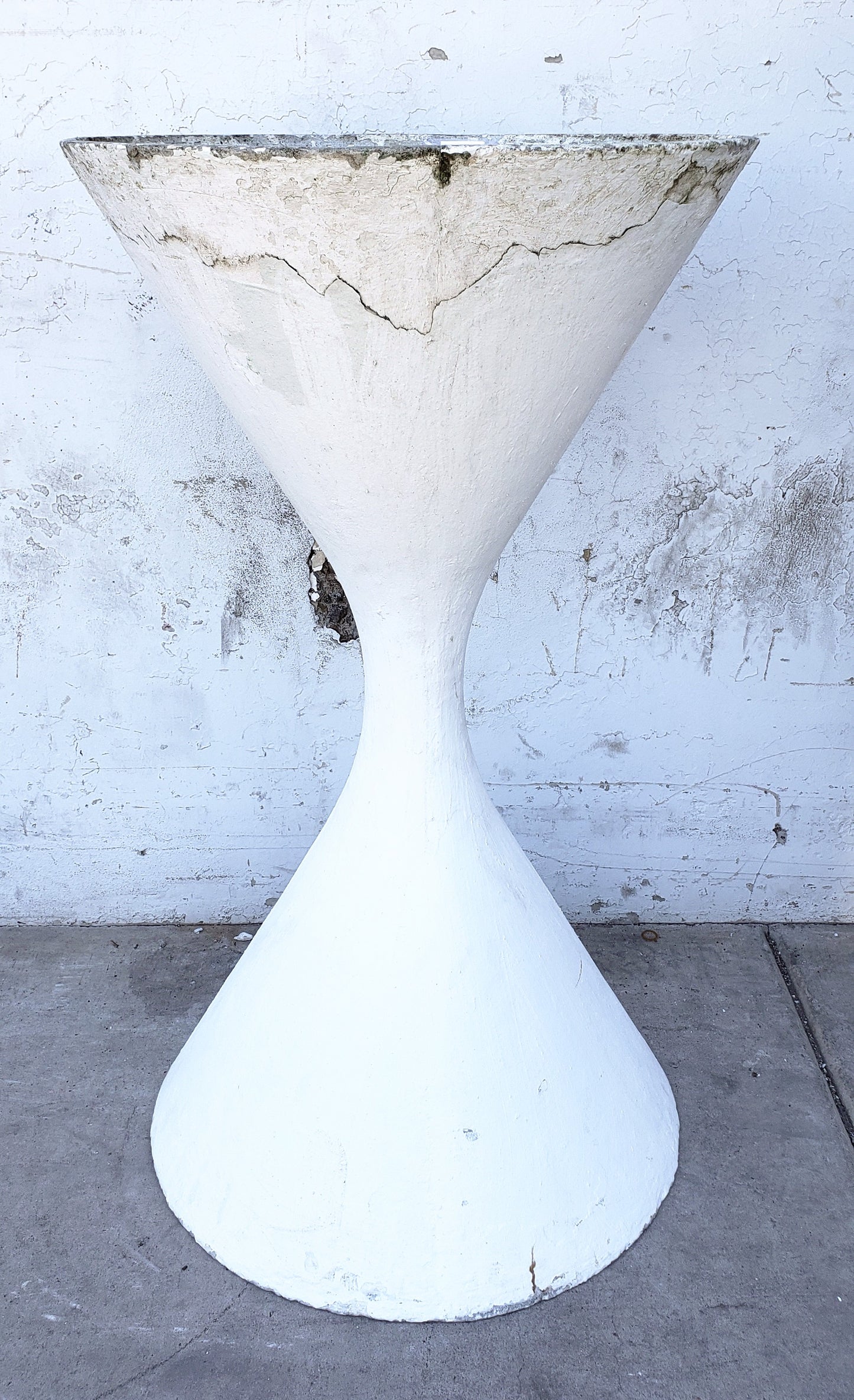Large Willy Guhl Diablo Planter