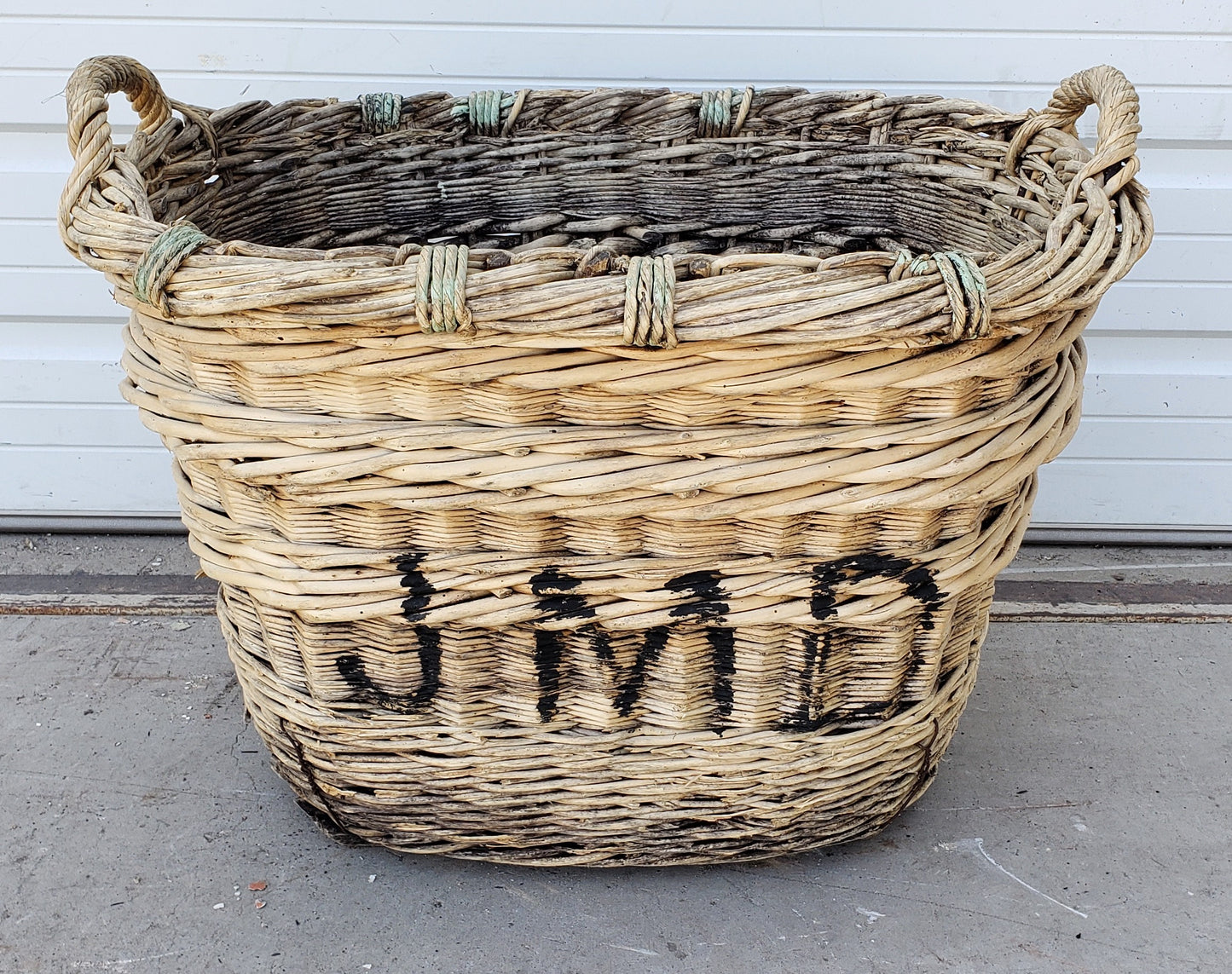 Large Wicker Champagne Basket from Vézinnes, France