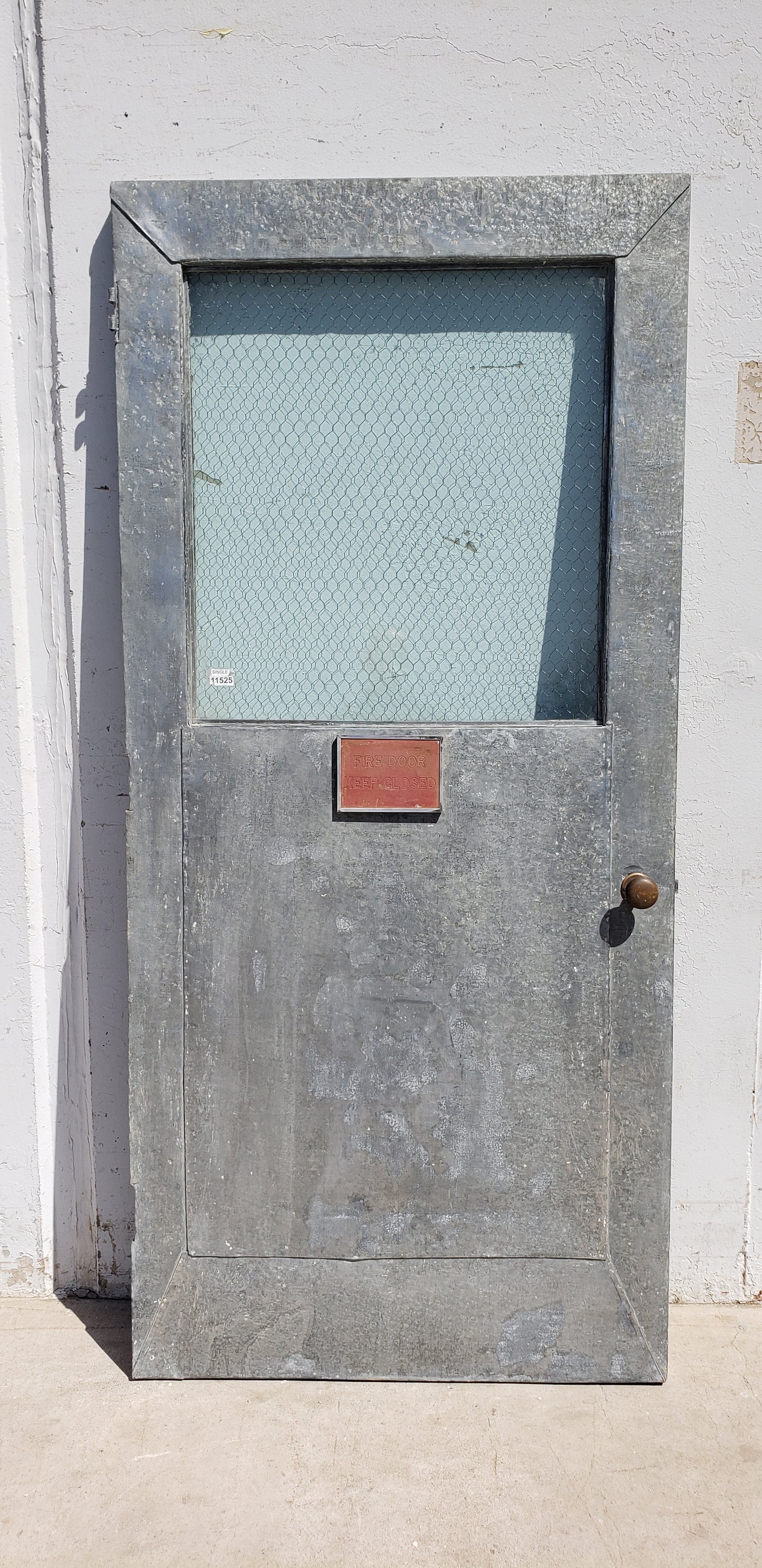 Single Lite Single Stripped Steel Metal Door with Chicken Wire Glass