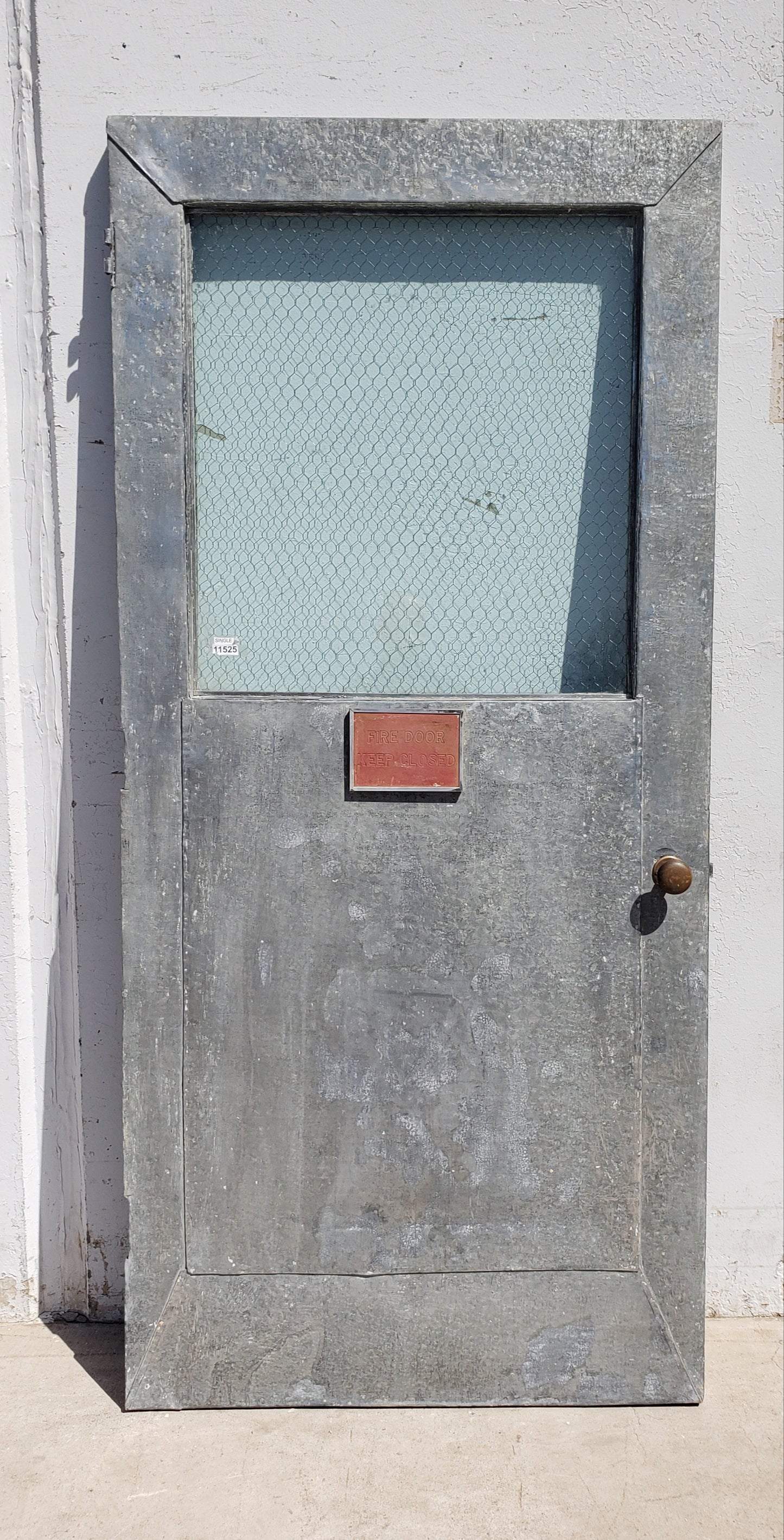 Single Lite Single Stripped Steel Metal Door with Chicken Wire Glass