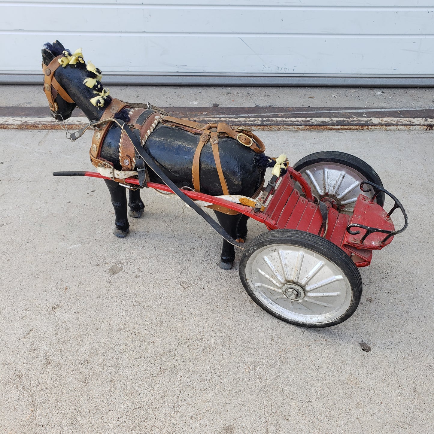 Folk Art Horse and Buggy