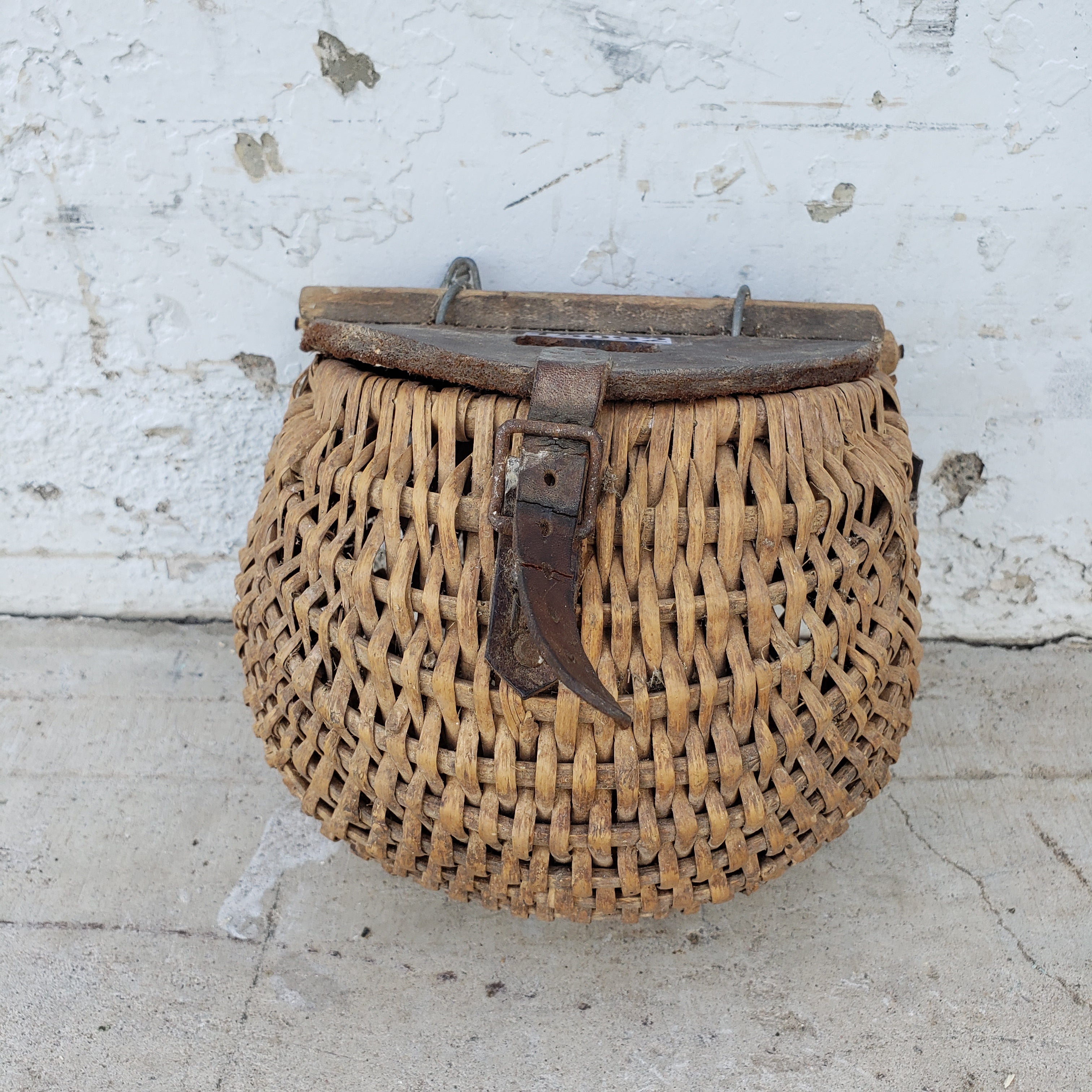 Fishing Hole- Antique Wooden Fishing Pole and Small Wicker Basket for  Fishing Lures Stock Image - Image of plain, fishing: 253575373