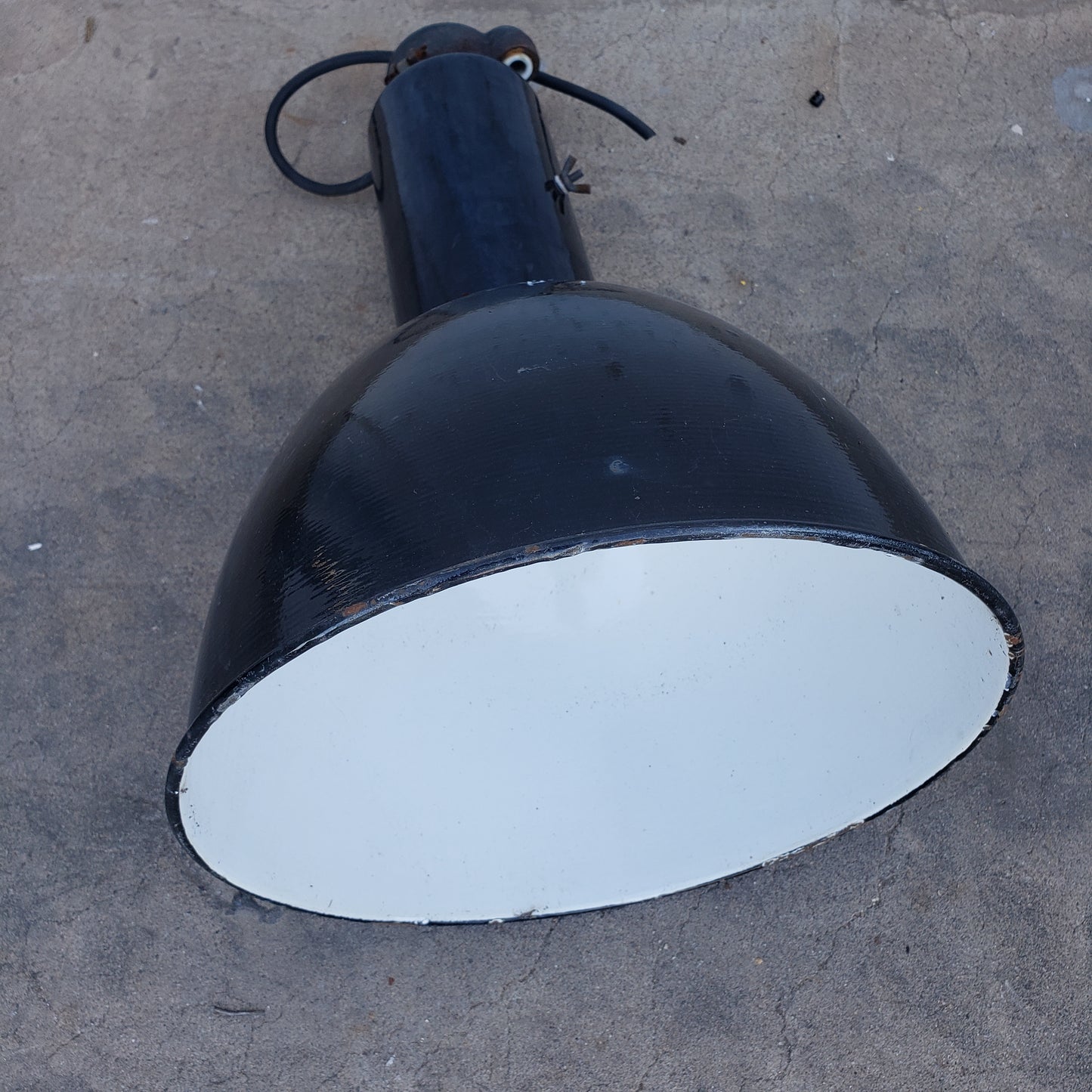 Black Porcelain Industrial Pendant Light