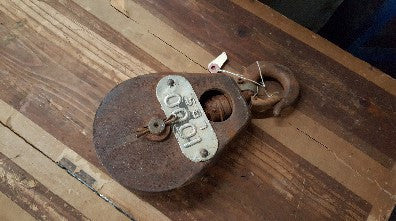 Pulley with Metal Tag