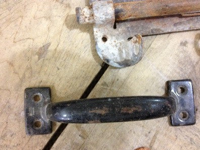 Handle, metal