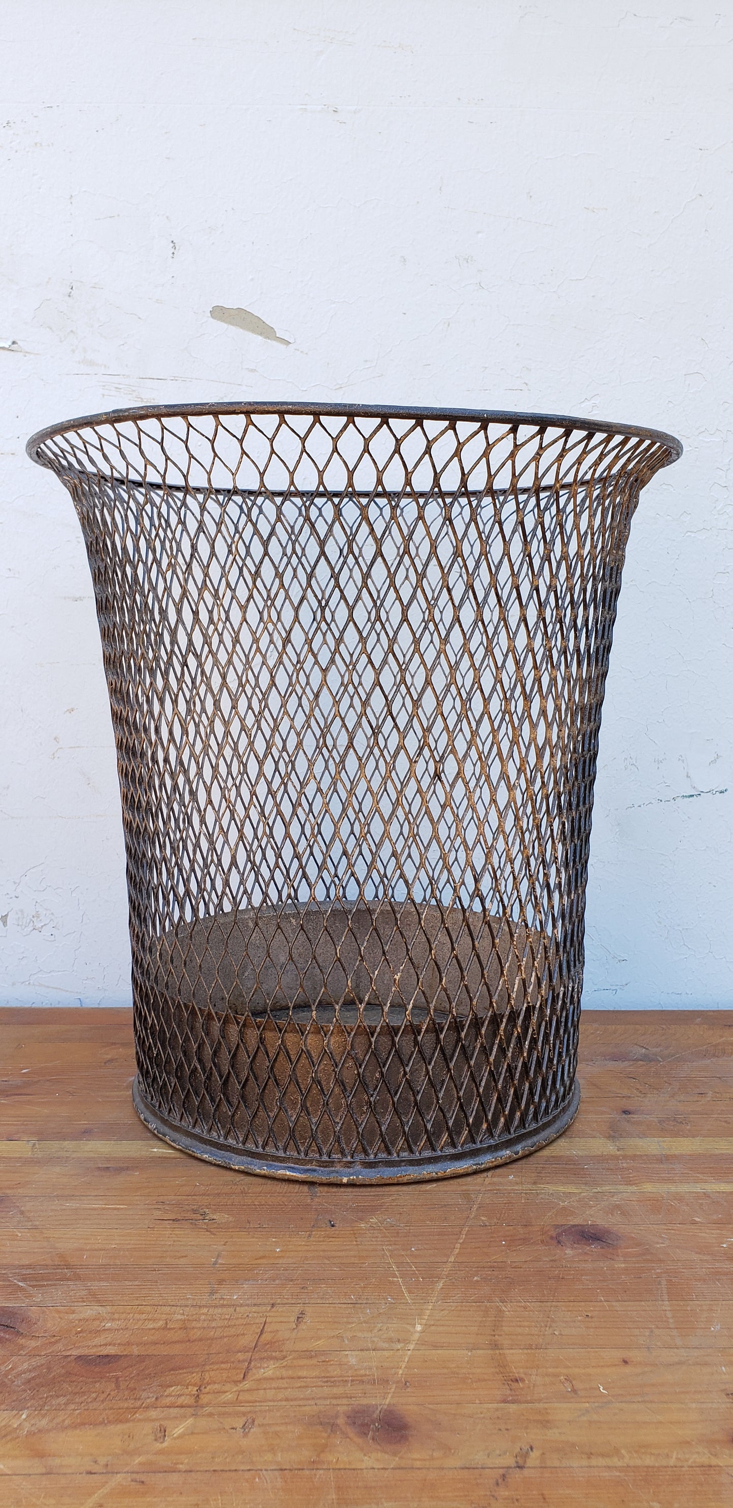 Industrial Round Wire Trash Basket (Container)