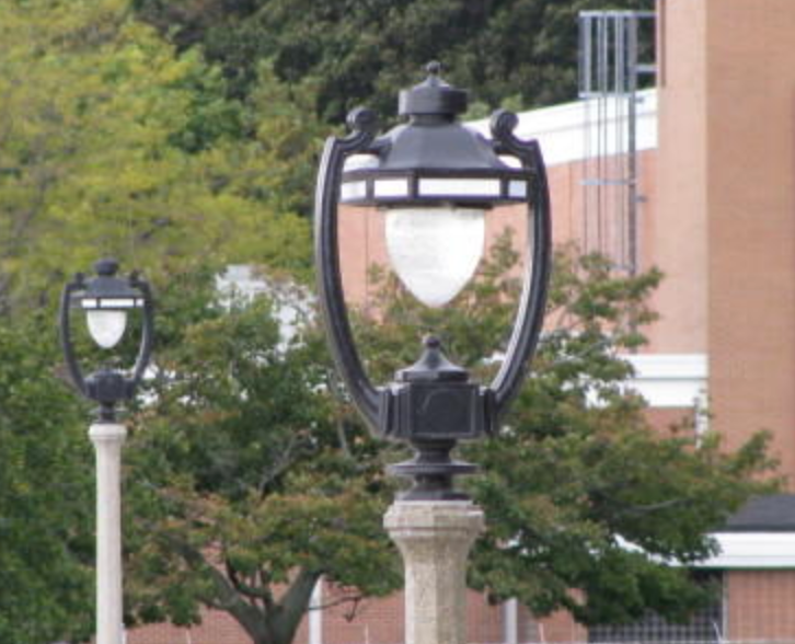 Architectural Milwaukee "Harp" Streetlight Lamp