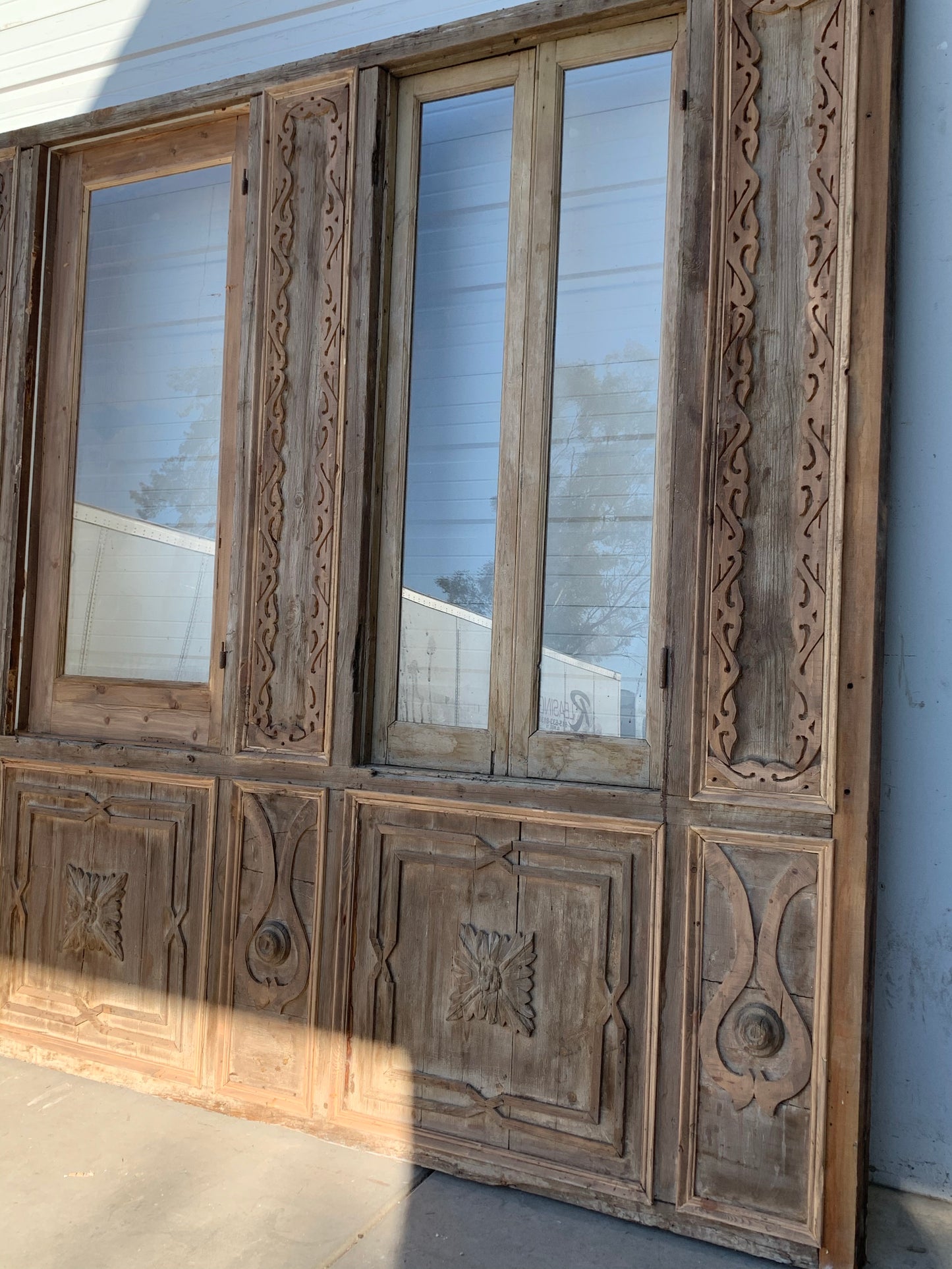 Rectangle Washed Wall Panel with 2 Window Pairs and 1 Single Lite